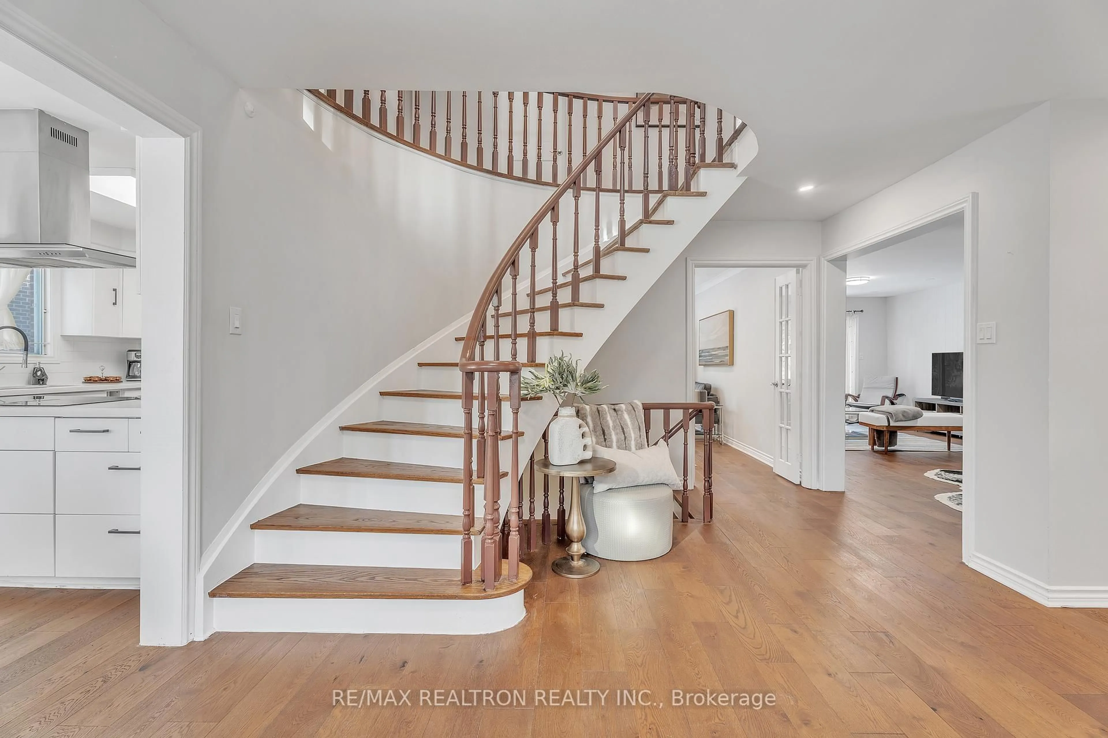 Unknown for 47 Robinter Dr, Toronto Ontario M2M 3R4