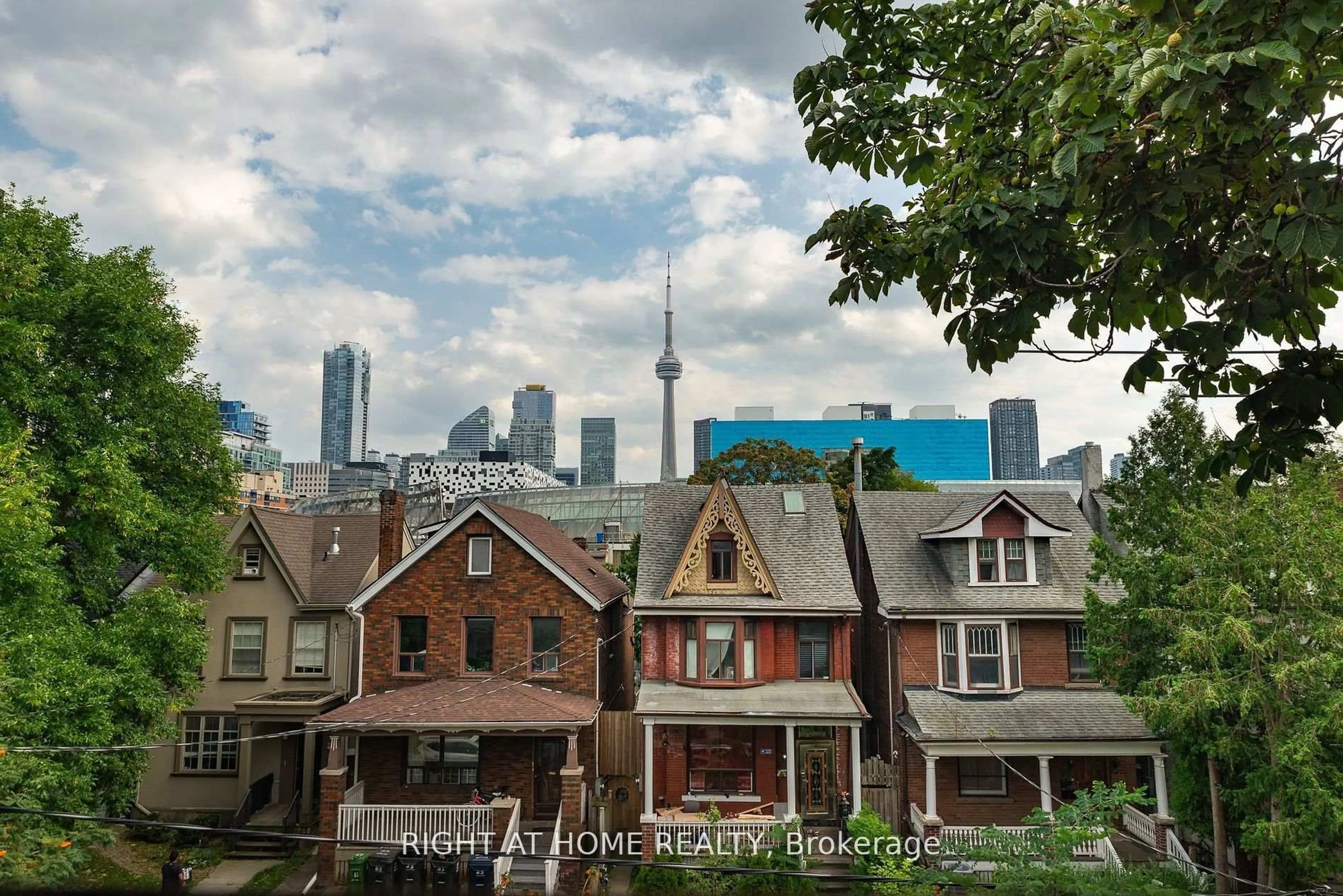 Unknown for 28 D'arcy St, Toronto Ontario M5T 1J7