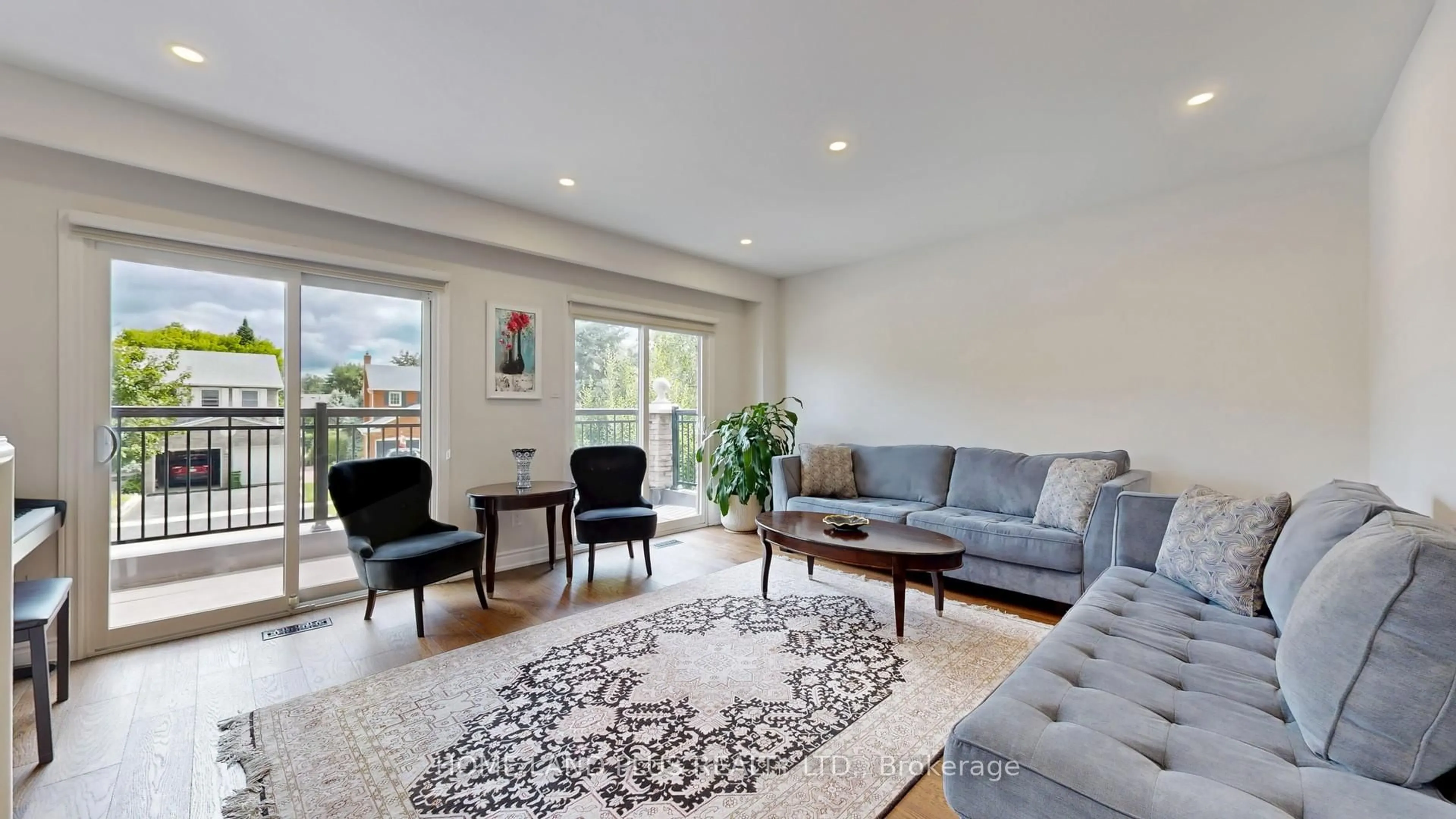 Living room with furniture, unknown for 50 Stillwater Cres, Toronto Ontario M2R 3S2