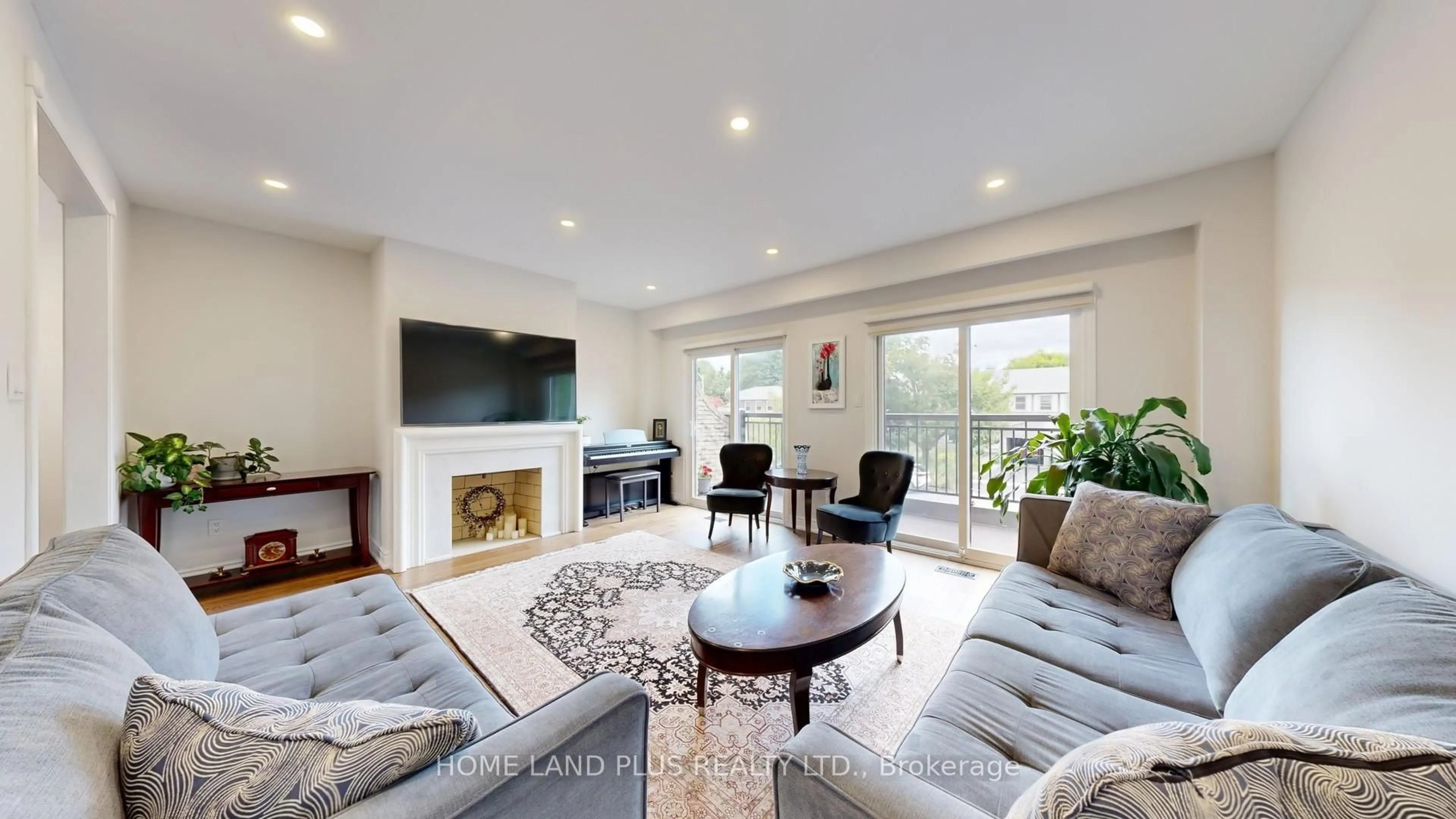 Living room with furniture, unknown for 50 Stillwater Cres, Toronto Ontario M2R 3S2