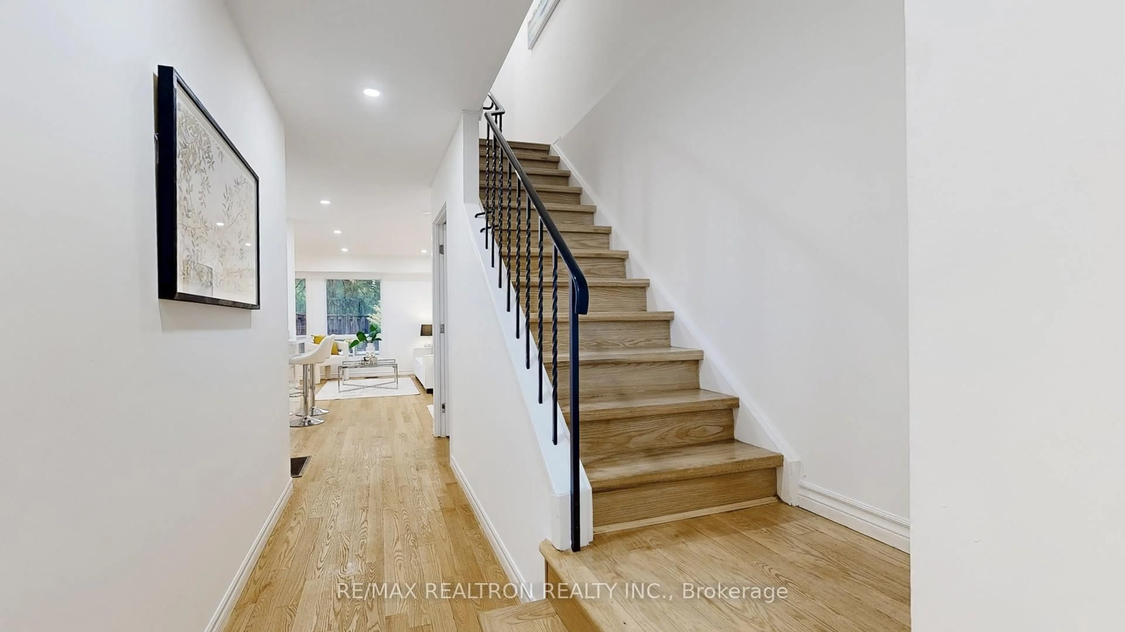 Stairs for 37 Woody Vine Way, Toronto Ontario M2J 4H5