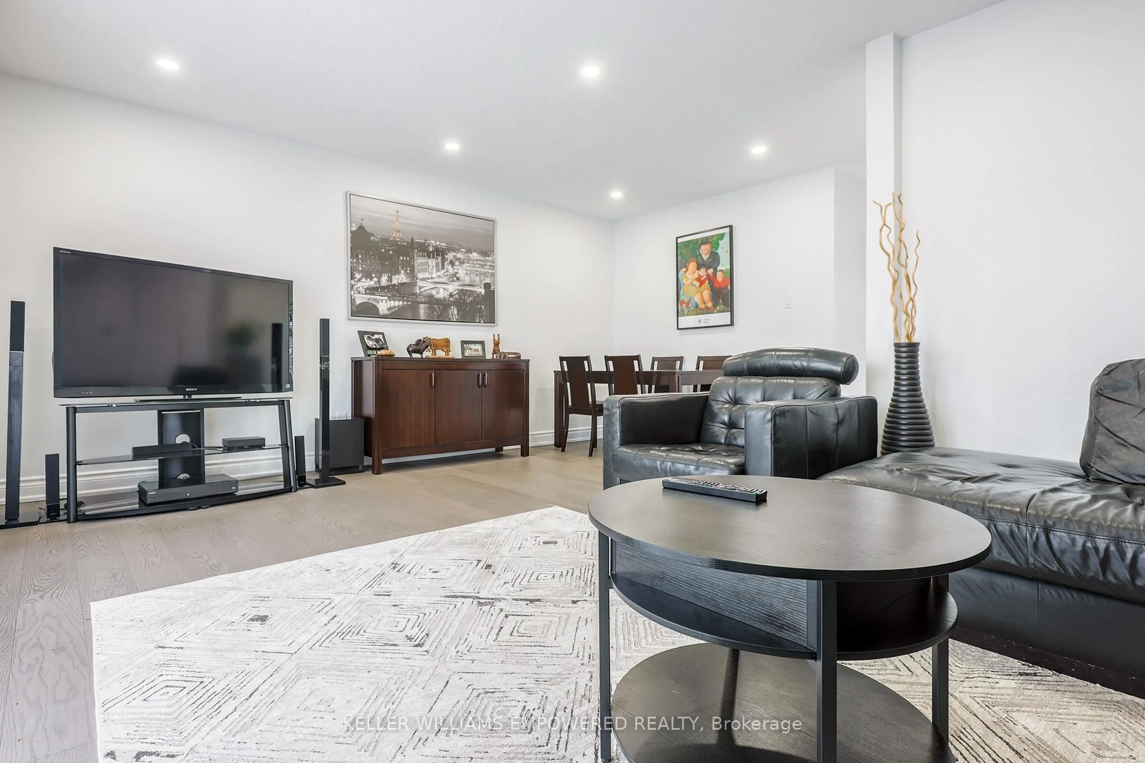 Living room with furniture, unknown for 199 Hollyberry Tr, Toronto Ontario M2H 2P3