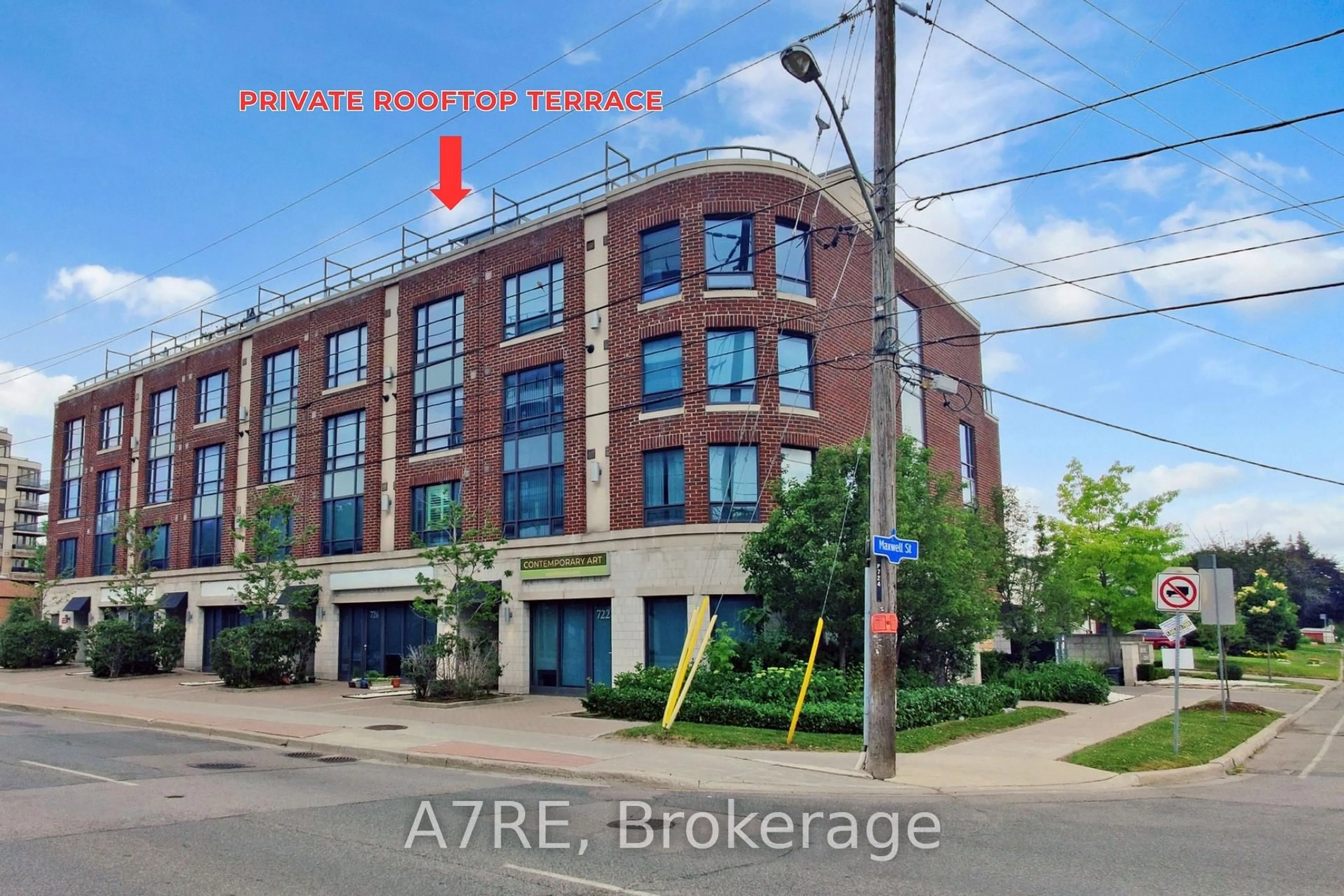 A pic from outside/outdoor area/front of a property/back of a property/a pic from drone, building for 724 Sheppard Ave #203, Toronto Ontario M3H 2S8