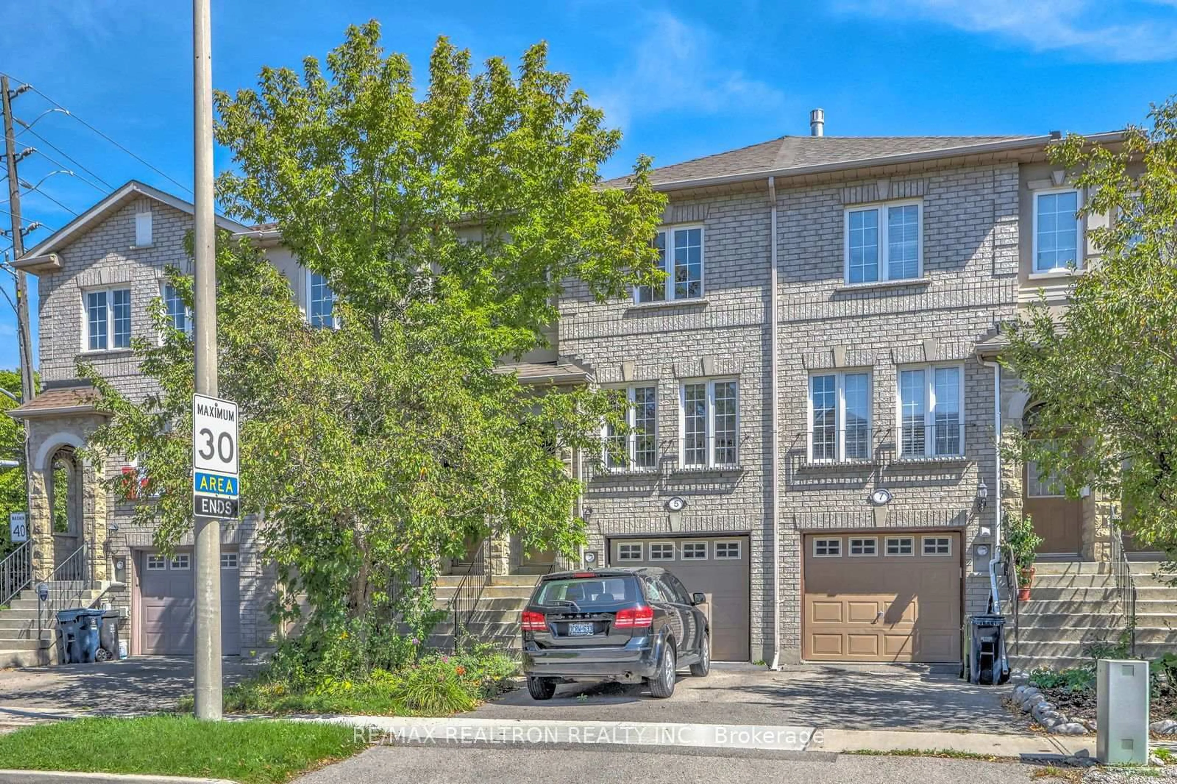 Unknown for 5 Rodeo Crt, Toronto Ontario M2M 4M3