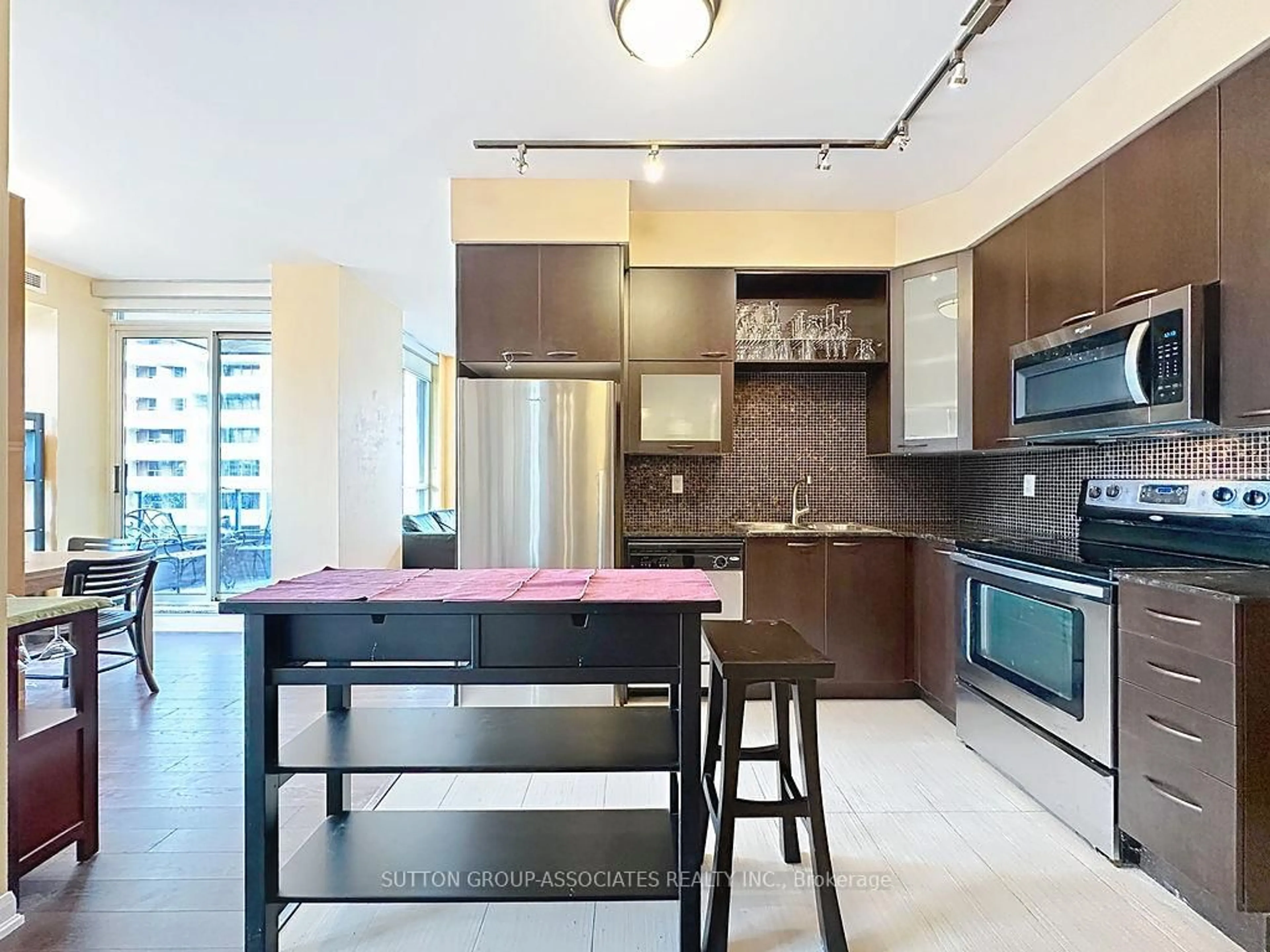 Open concept kitchen, ceramic/tile floor for 500 Sherbourne St #603, Toronto Ontario M4X 1L1