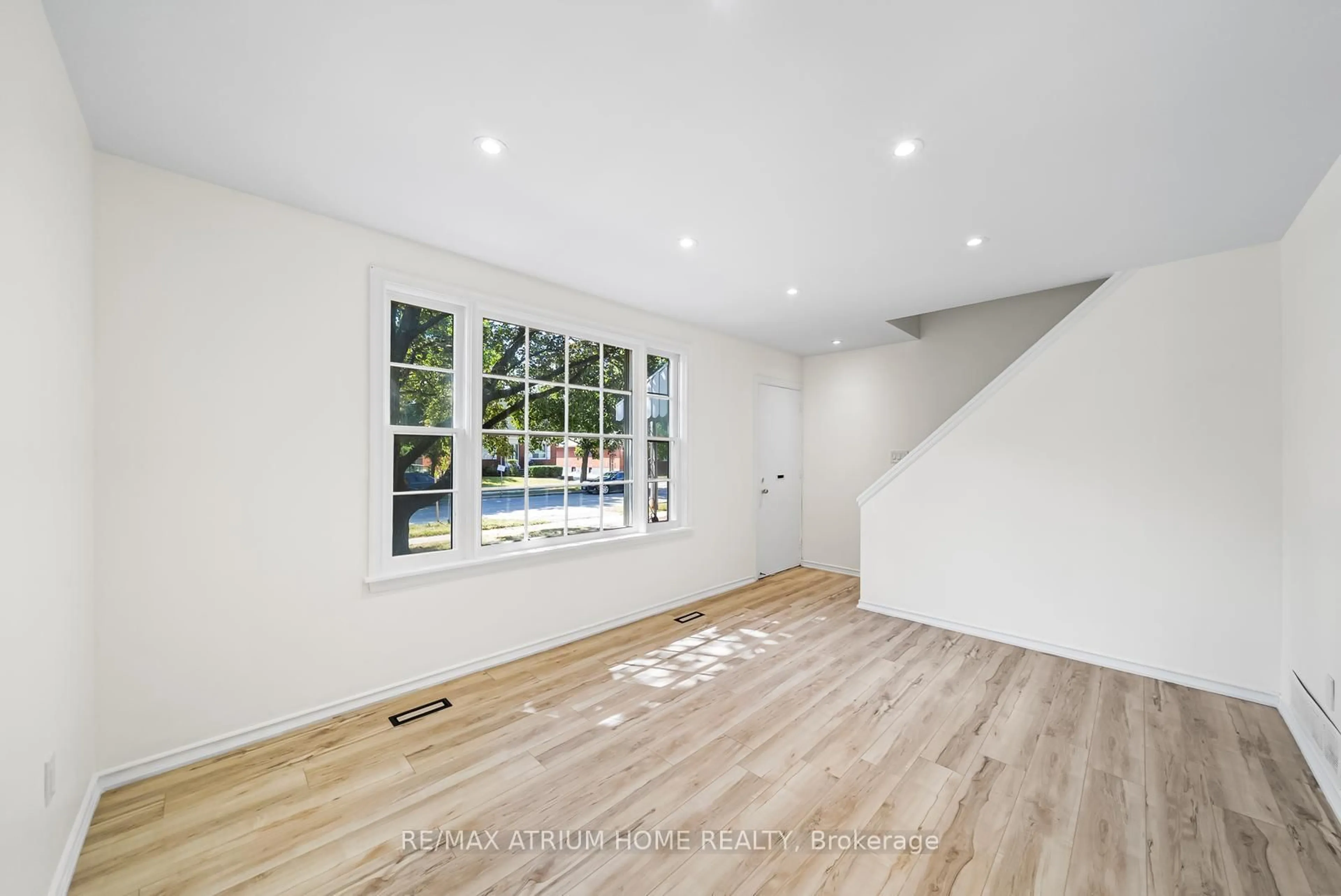 A pic of a room for 132 Homewood Ave, Toronto Ontario M2M 1K3
