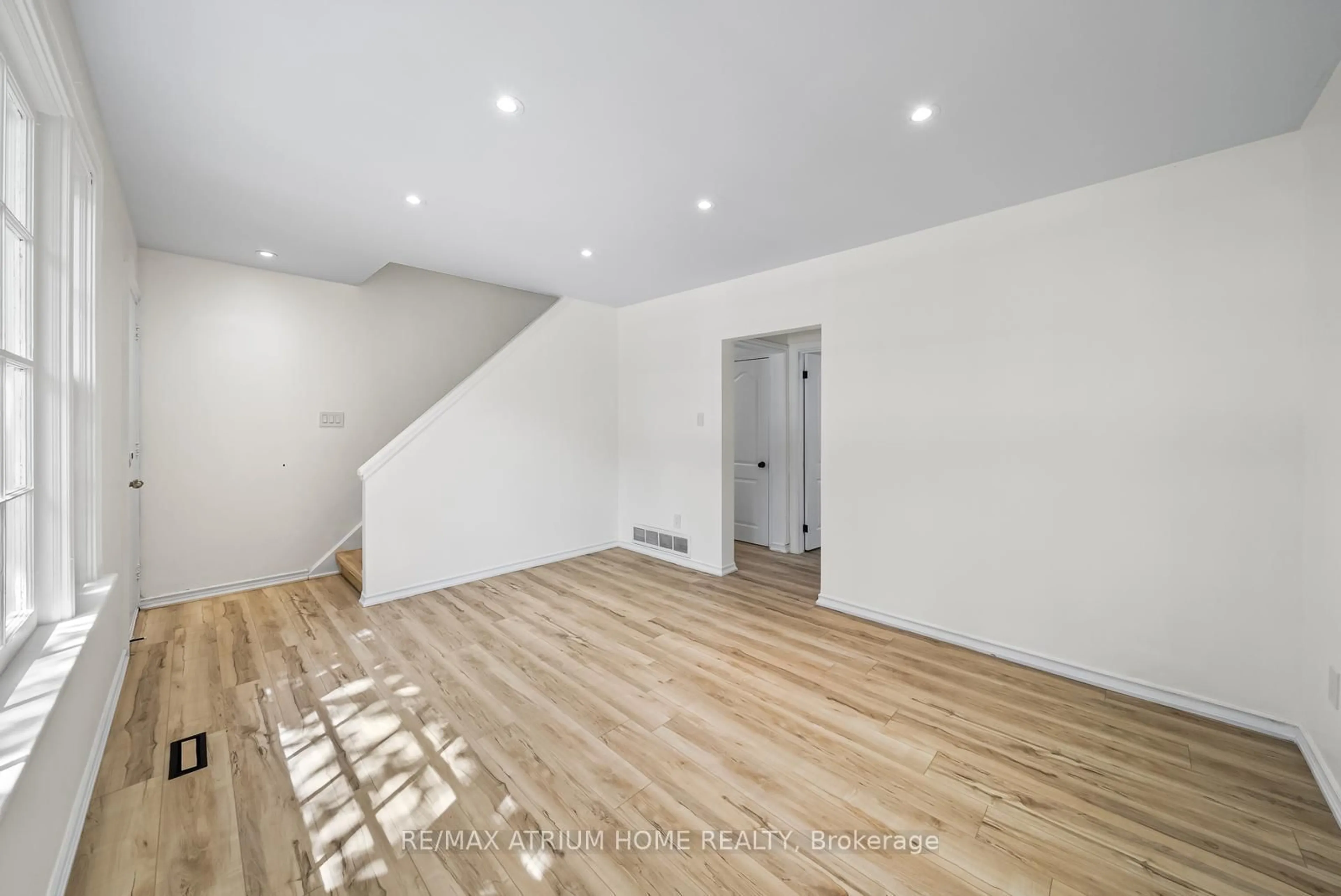 A pic of a room for 132 Homewood Ave, Toronto Ontario M2M 1K3