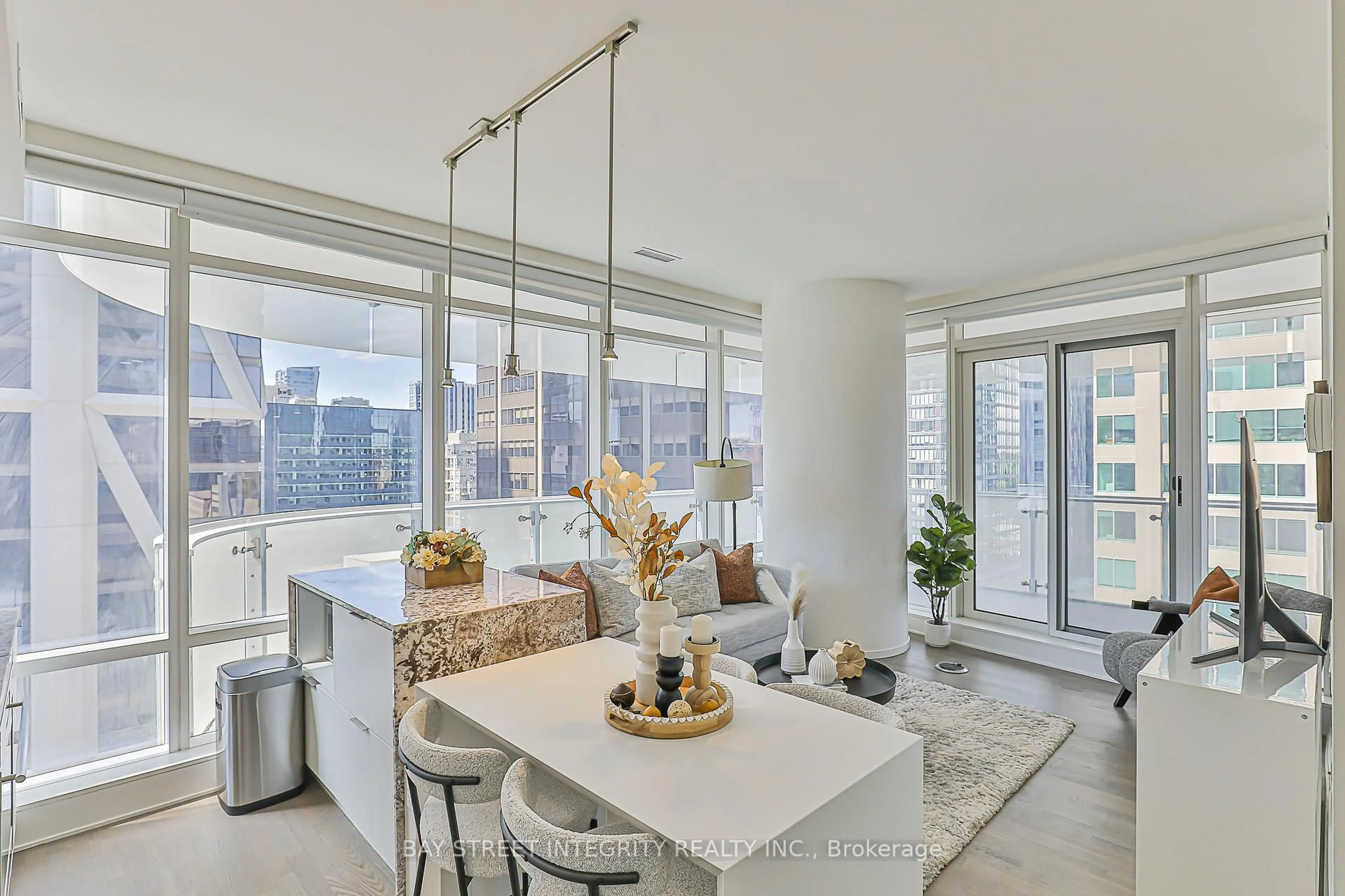 Open concept kitchen, unknown for 1 Bloor St #1110, Toronto Ontario M4W 1A9