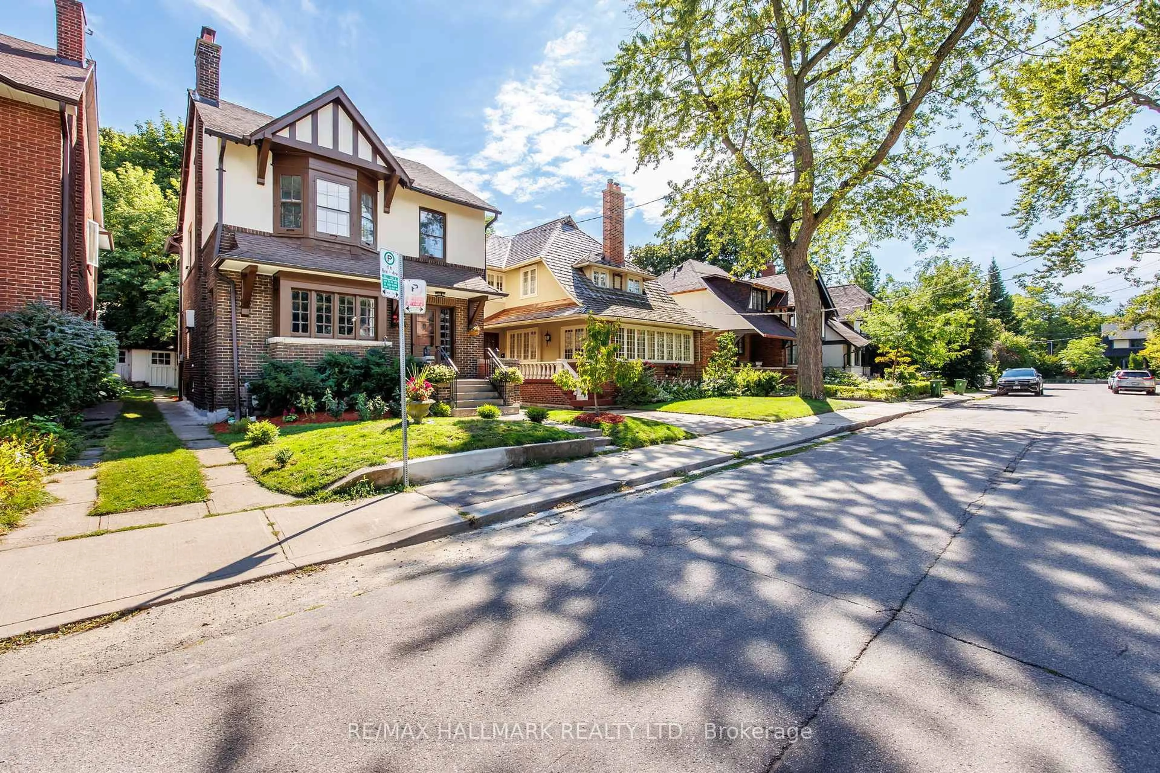 Home with brick exterior material, street for 33 Austin Terr, Toronto Ontario M5R 1Y2