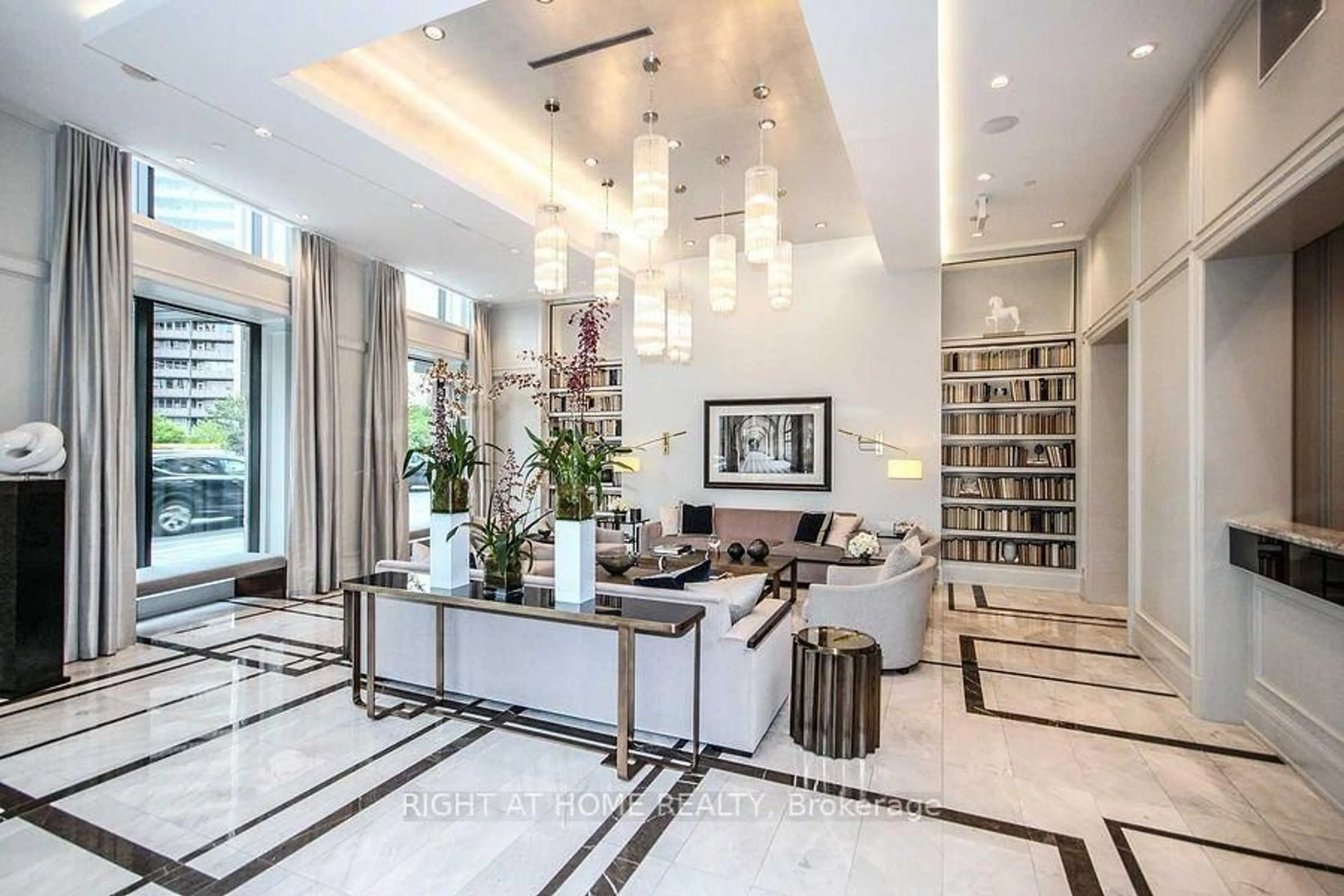 Lobby for 181 Davenport Rd #306, Toronto Ontario M5R 1J1