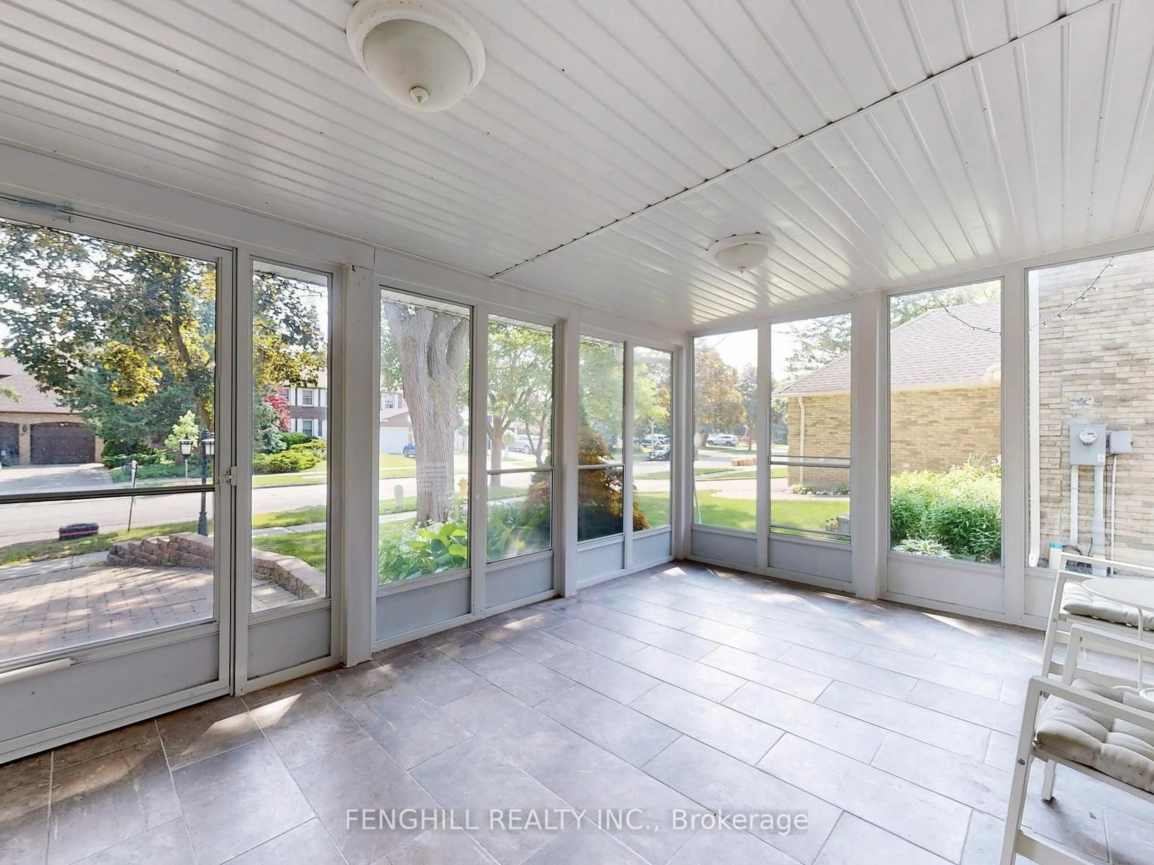 Indoor entryway for 88 Millersgrove Dr, Toronto Ontario M2R 3R9