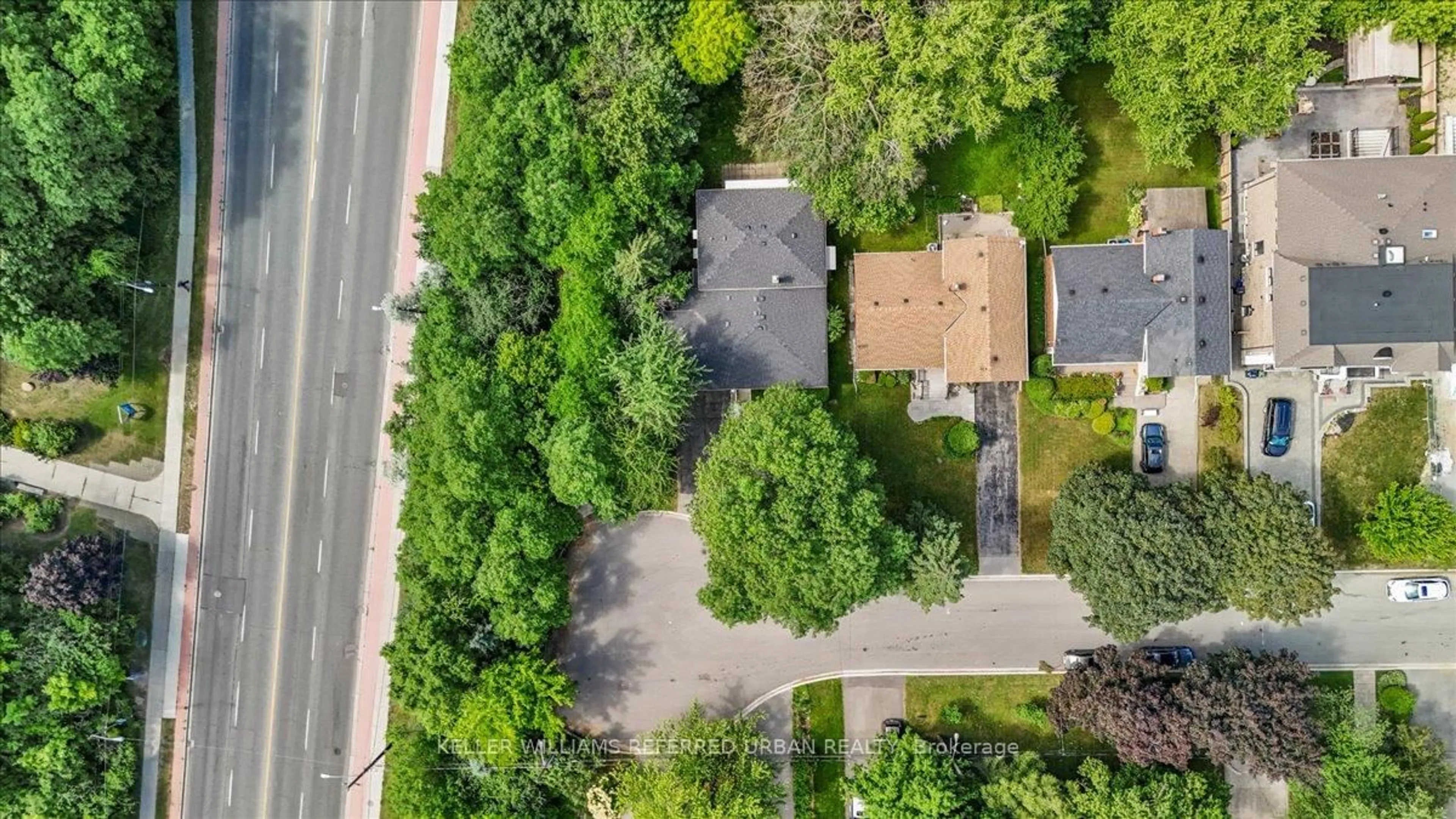 A pic from outside/outdoor area/front of a property/back of a property/a pic from drone, street for 354 Betty Ann Dr, Toronto Ontario M2R 1B3