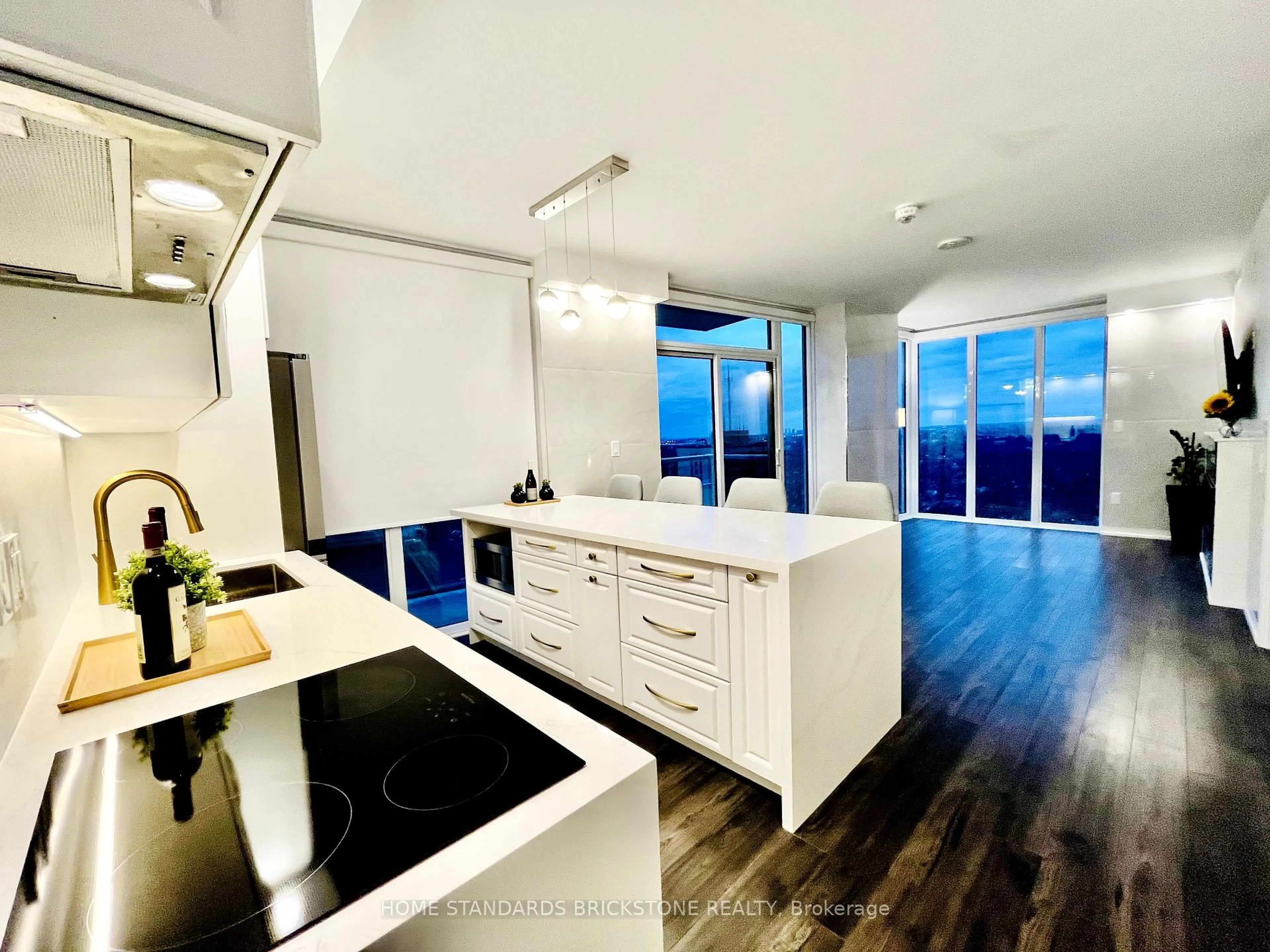 Unknown for 33 Helendale Ave #3004, Toronto Ontario M4R 0A4