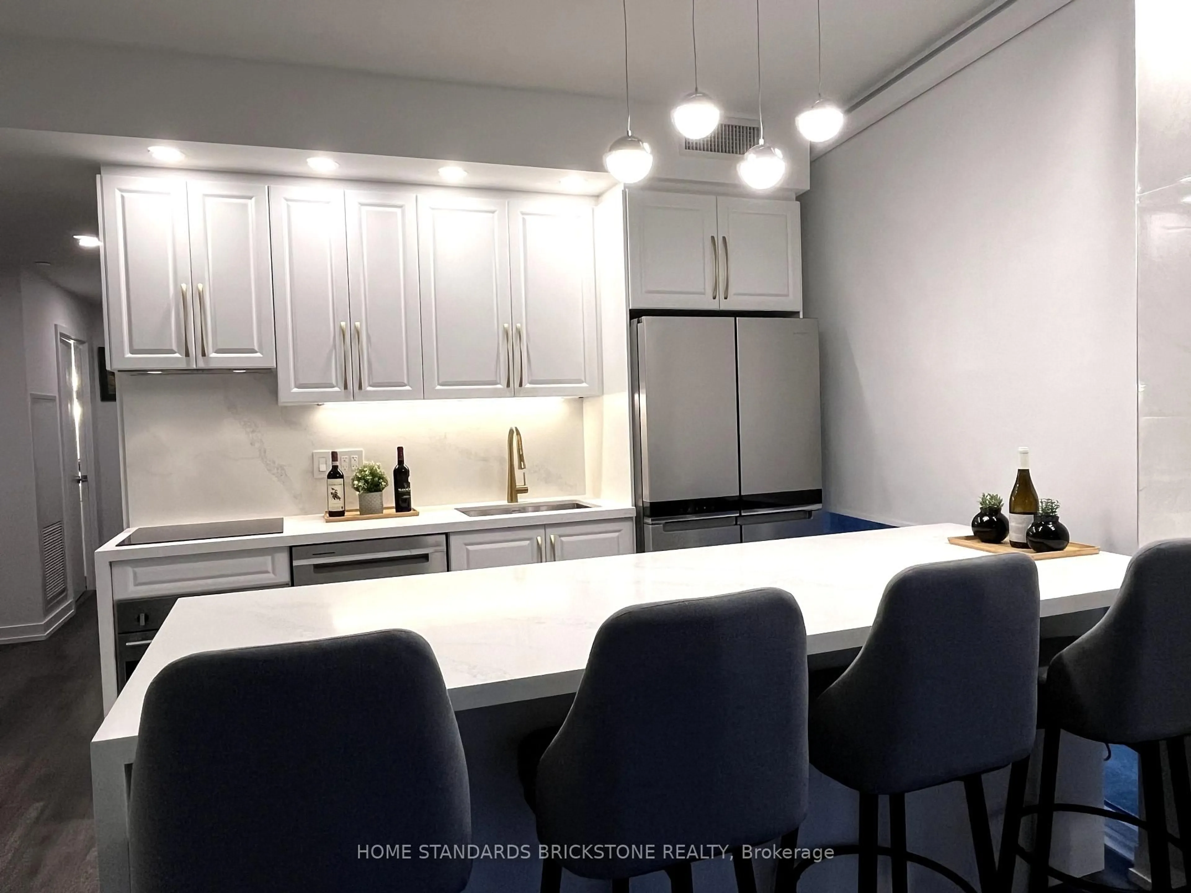 Unknown for 33 Helendale Ave #3004, Toronto Ontario M4R 0A4
