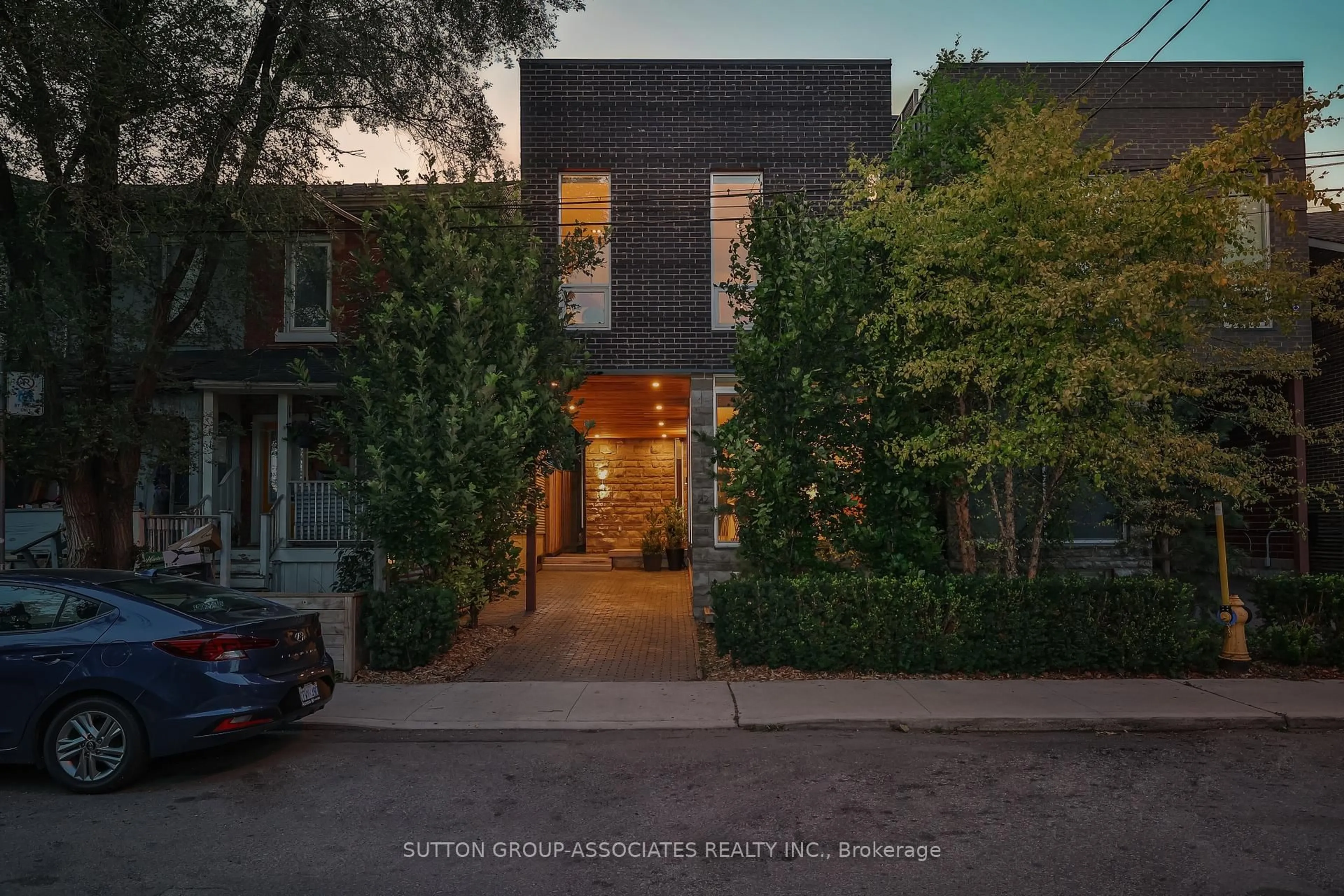Unknown for 22 Mitchell Ave, Toronto Ontario M6J 1B9