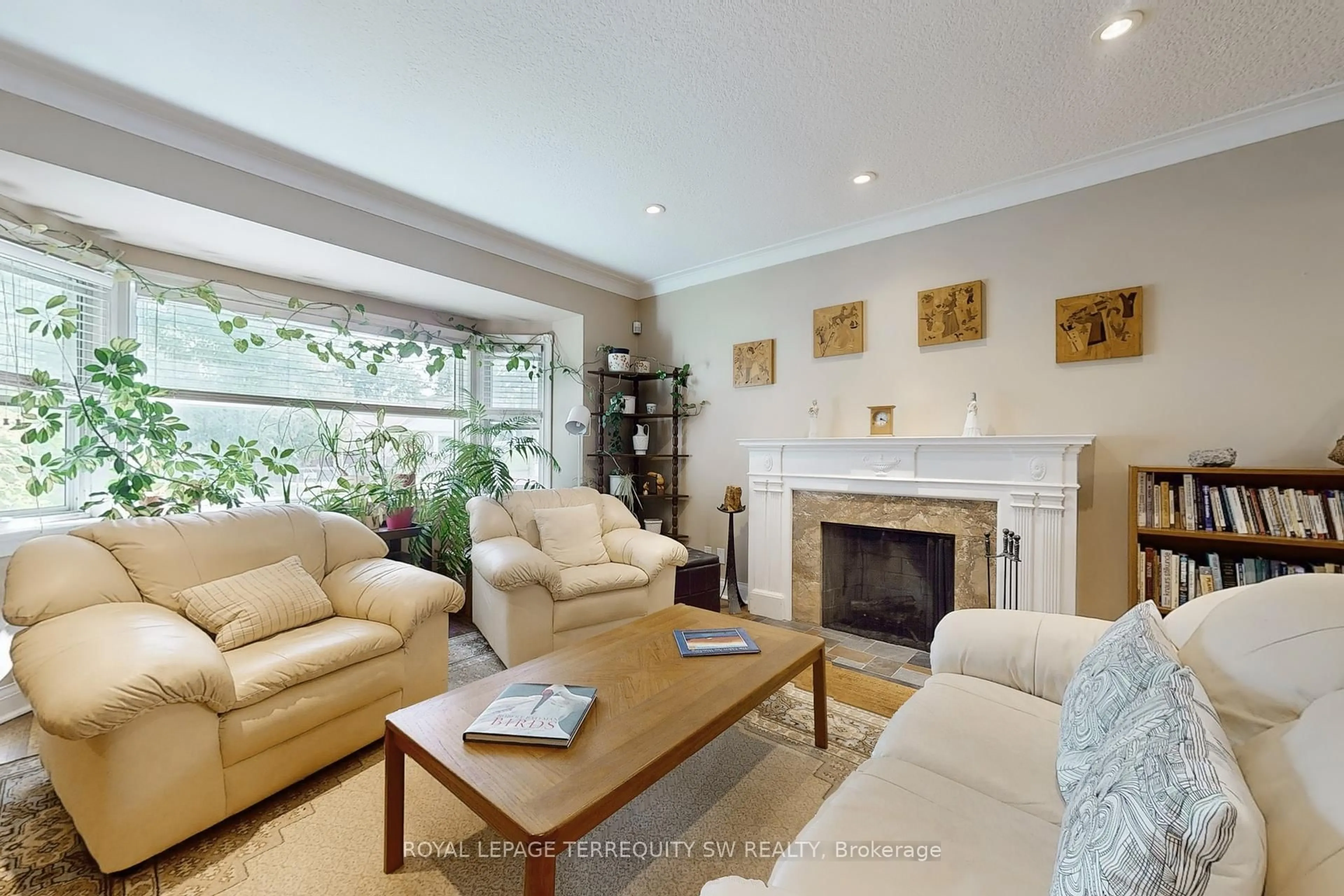 Living room with furniture, unknown for 242 Joicey Blvd, Toronto Ontario M5M 2V7
