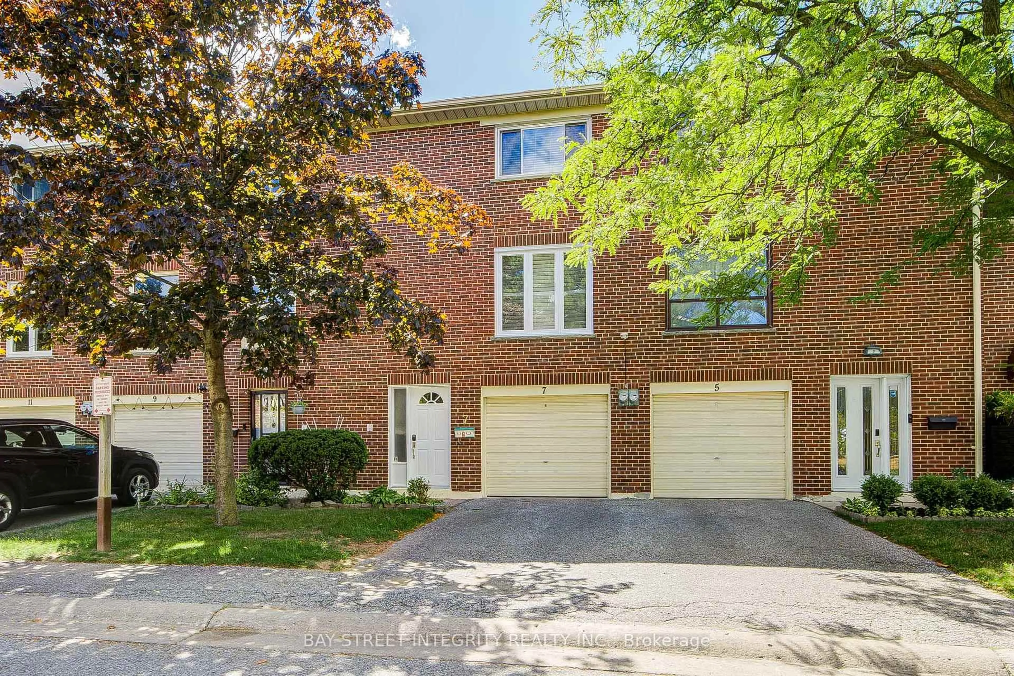 Home with brick exterior material, street for 7 Lepus Starway, Toronto Ontario M2J 1M9