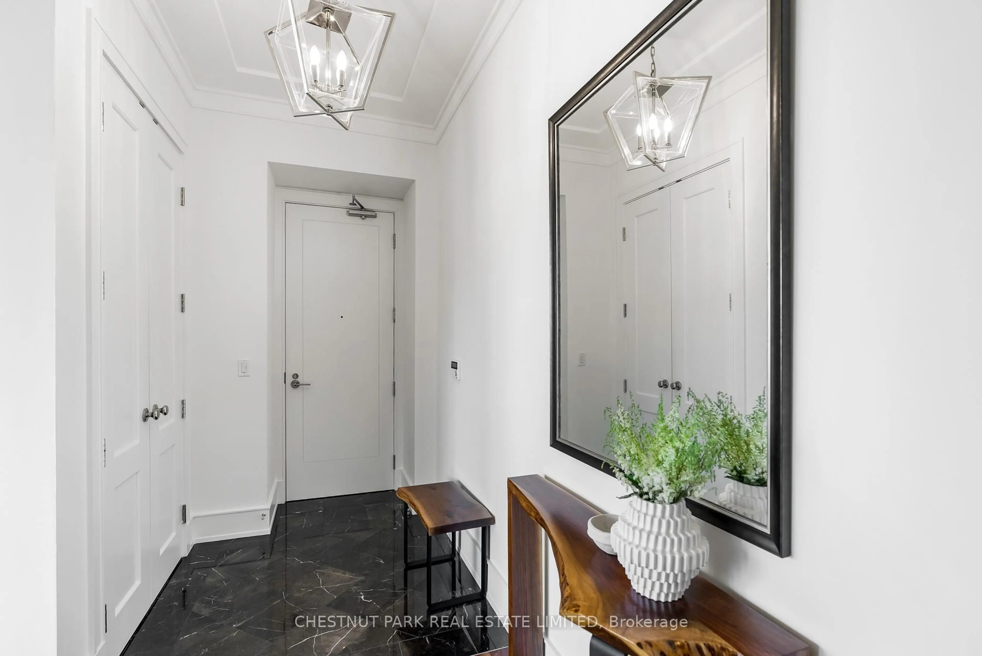 Indoor entryway for 183 Wellington St #3602, Toronto Ontario M5V 0A1
