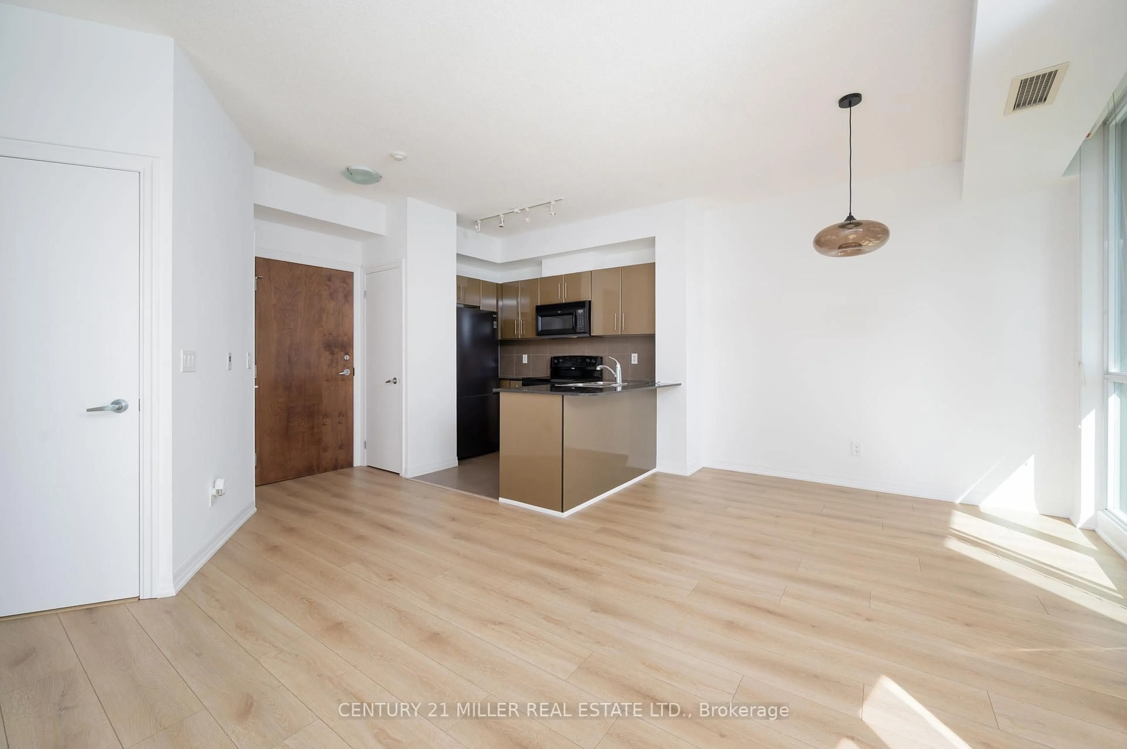 Unknown for 16 Yonge St #310, Toronto Ontario M5E 2A1