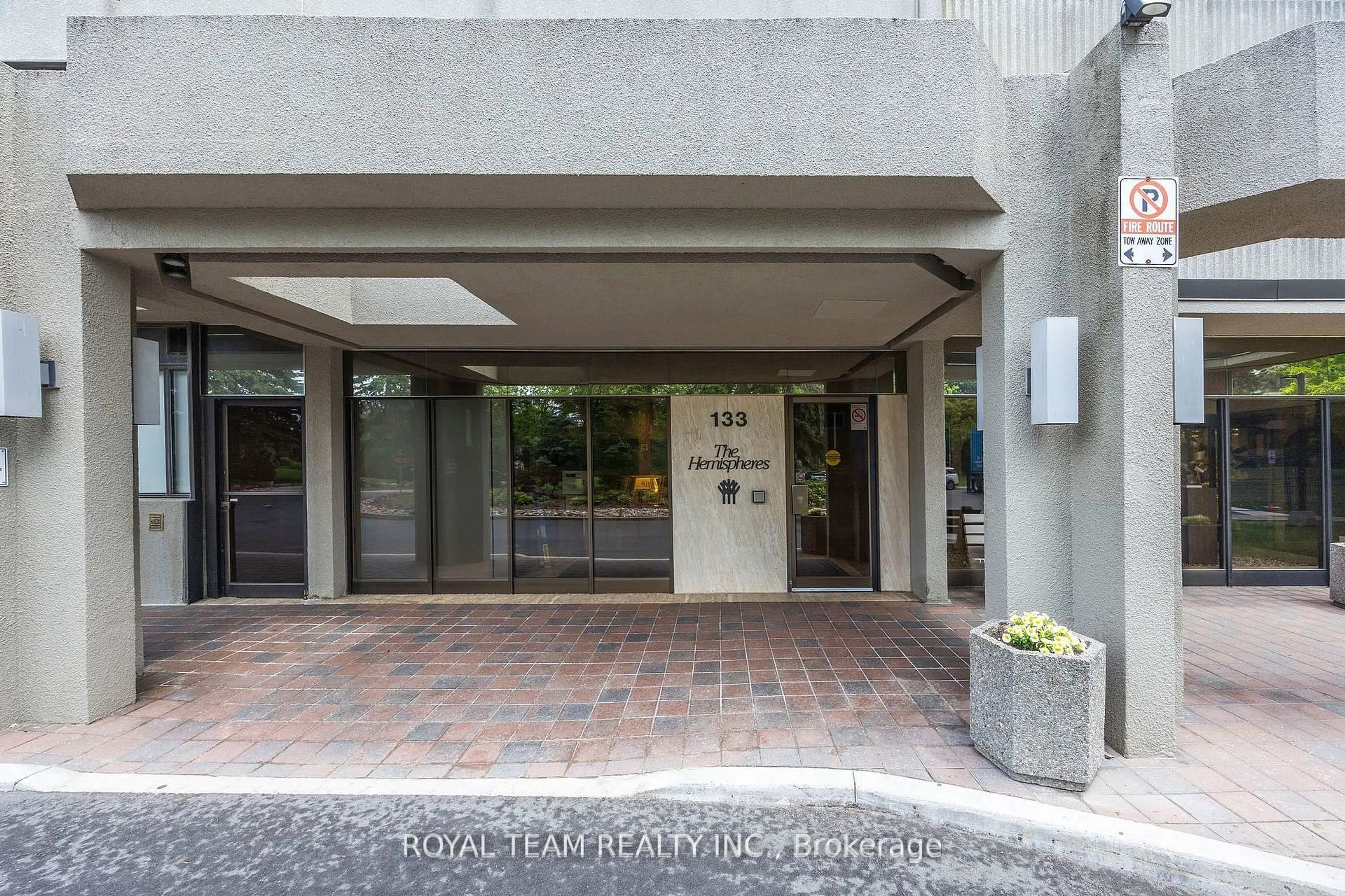 Indoor foyer for 133 Torresdale Ave #2503, Toronto Ontario M2R 3T2