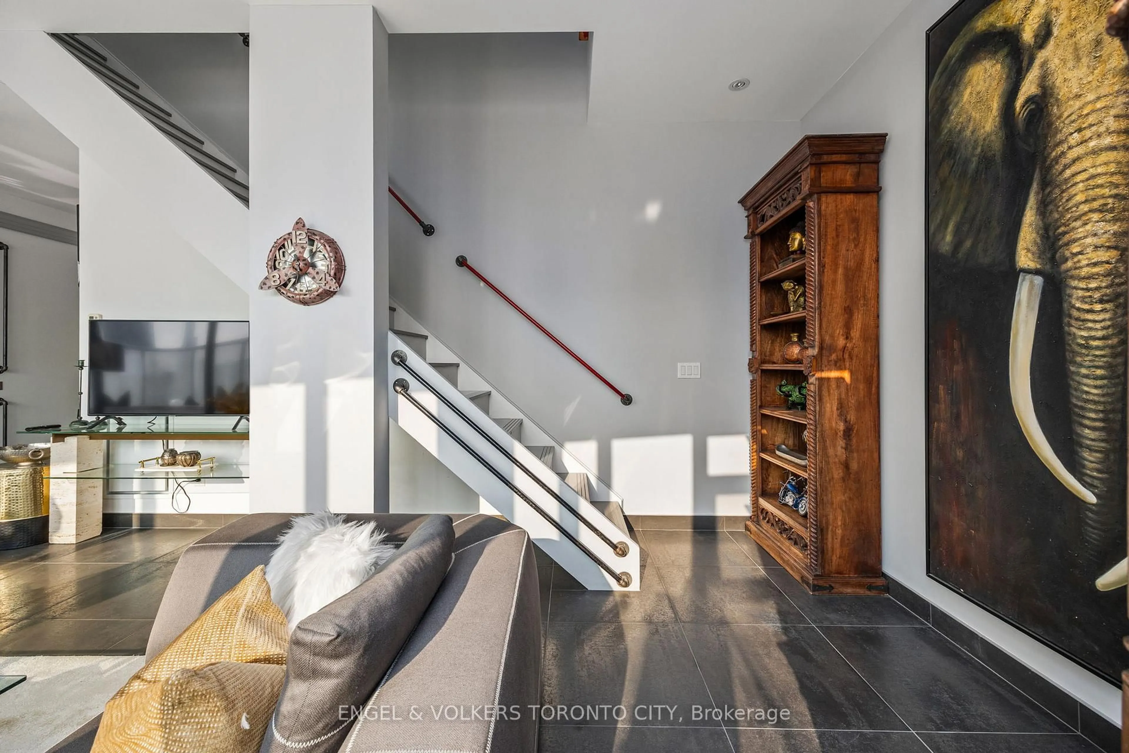 Indoor entryway for 1 Market St #PH3301, Toronto Ontario M5E 0A2