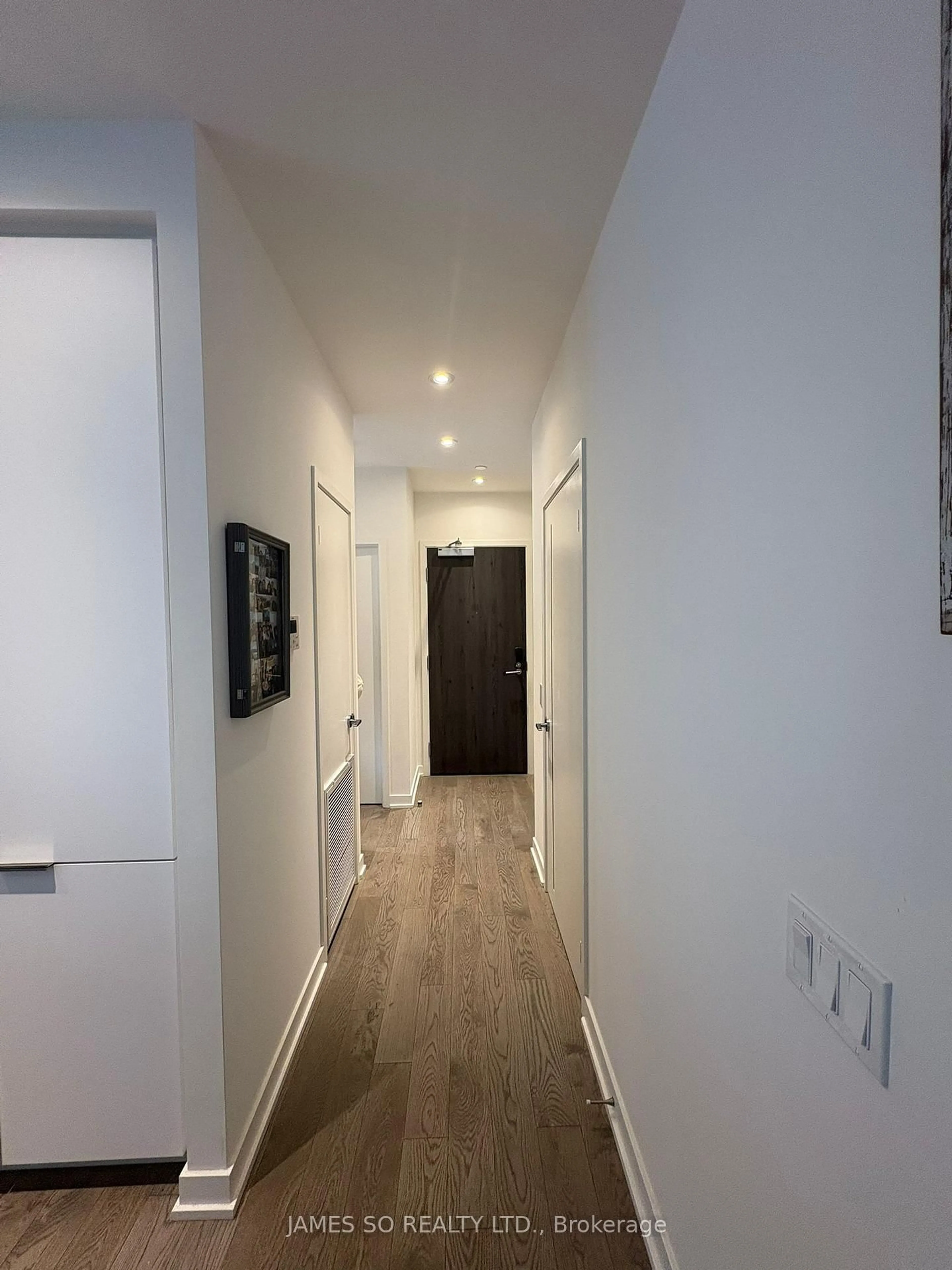 Indoor entryway for 22 Lombard St #401, Toronto Ontario M5C 1M1