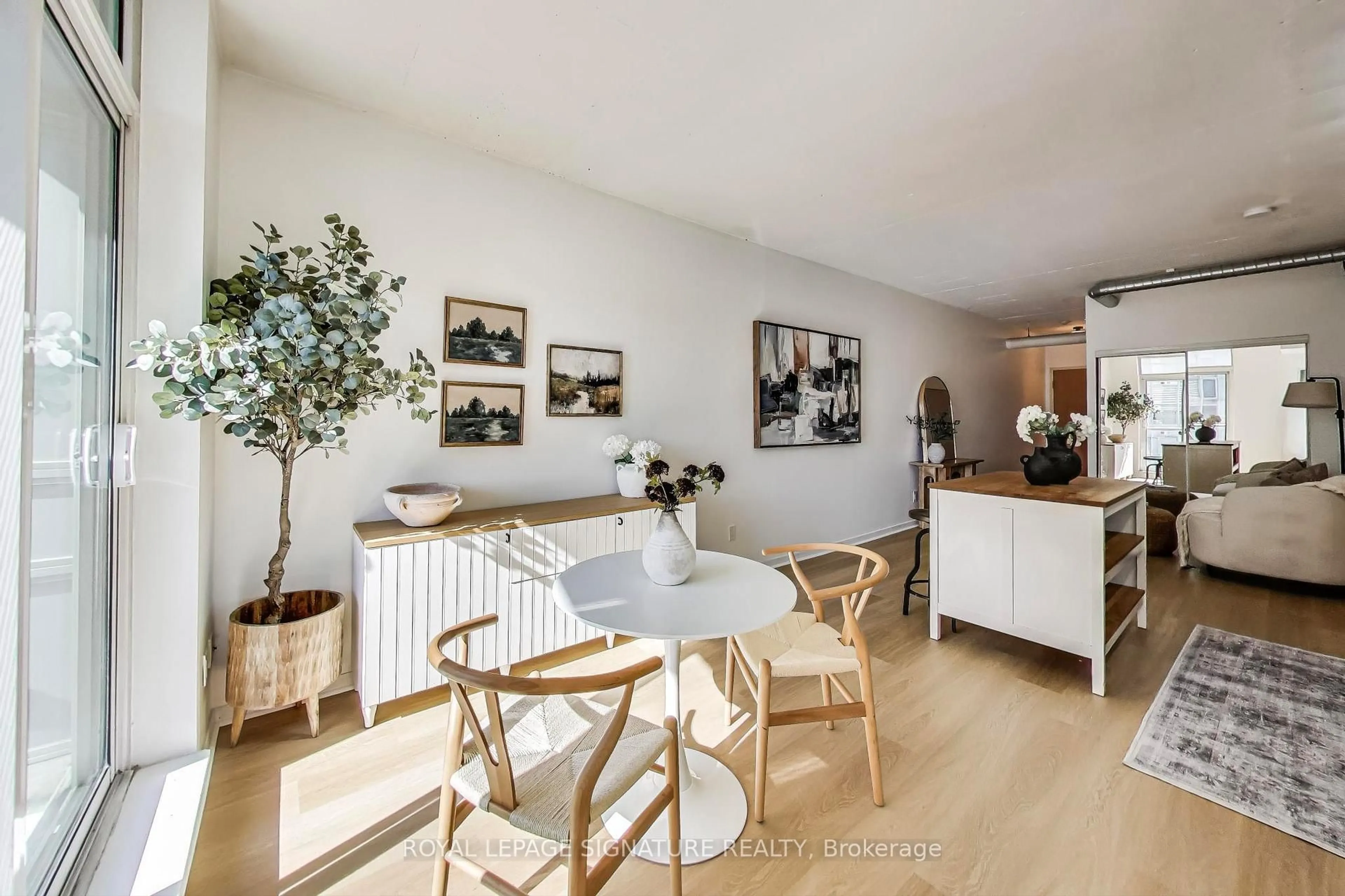 Dining room, wood/laminate floor for 150 Sudbury St #501, Toronto Ontario M6J 1J3