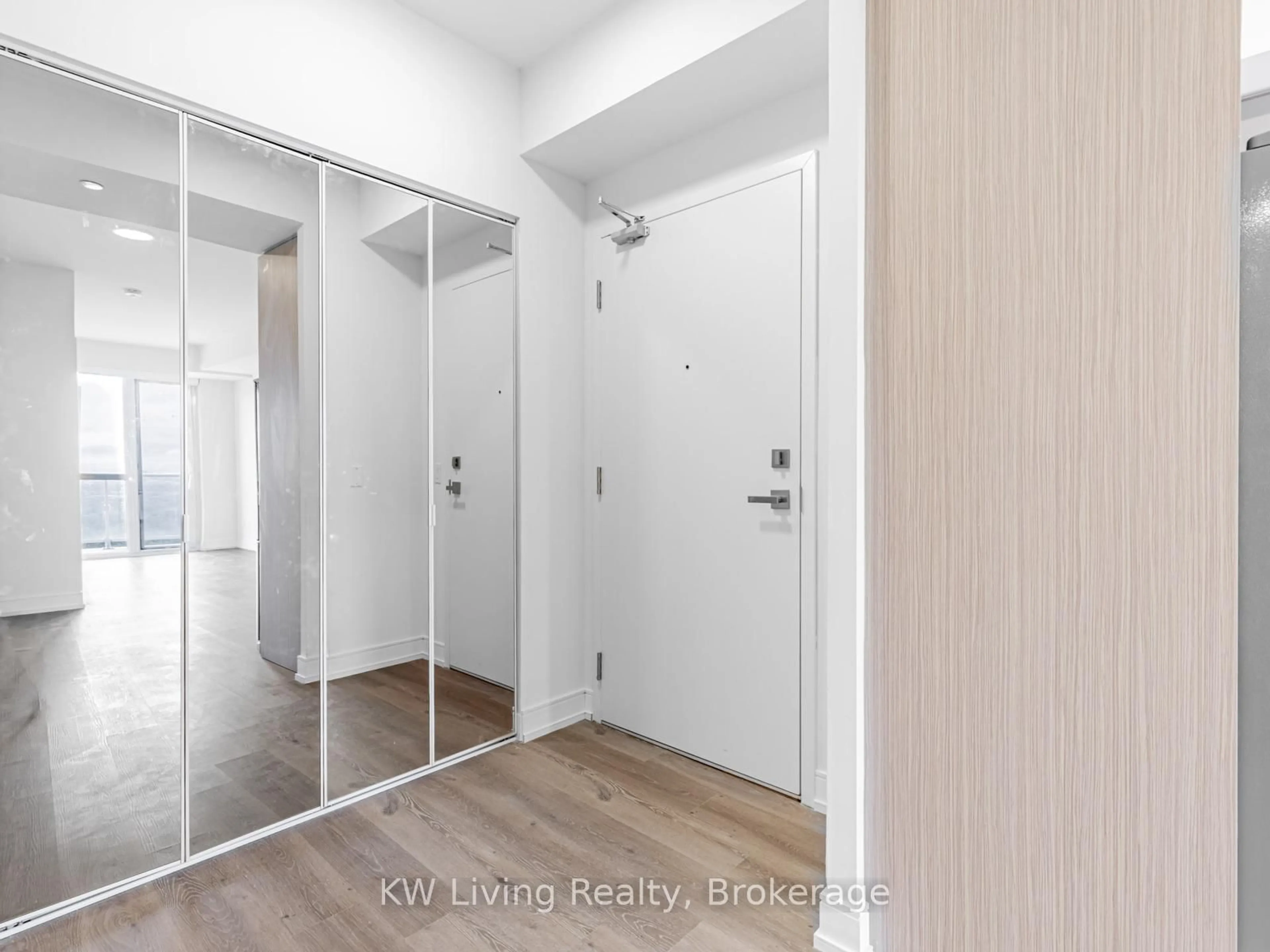 Indoor entryway for 10 Deerlick Crt #1810, Toronto Ontario M3A 0A7