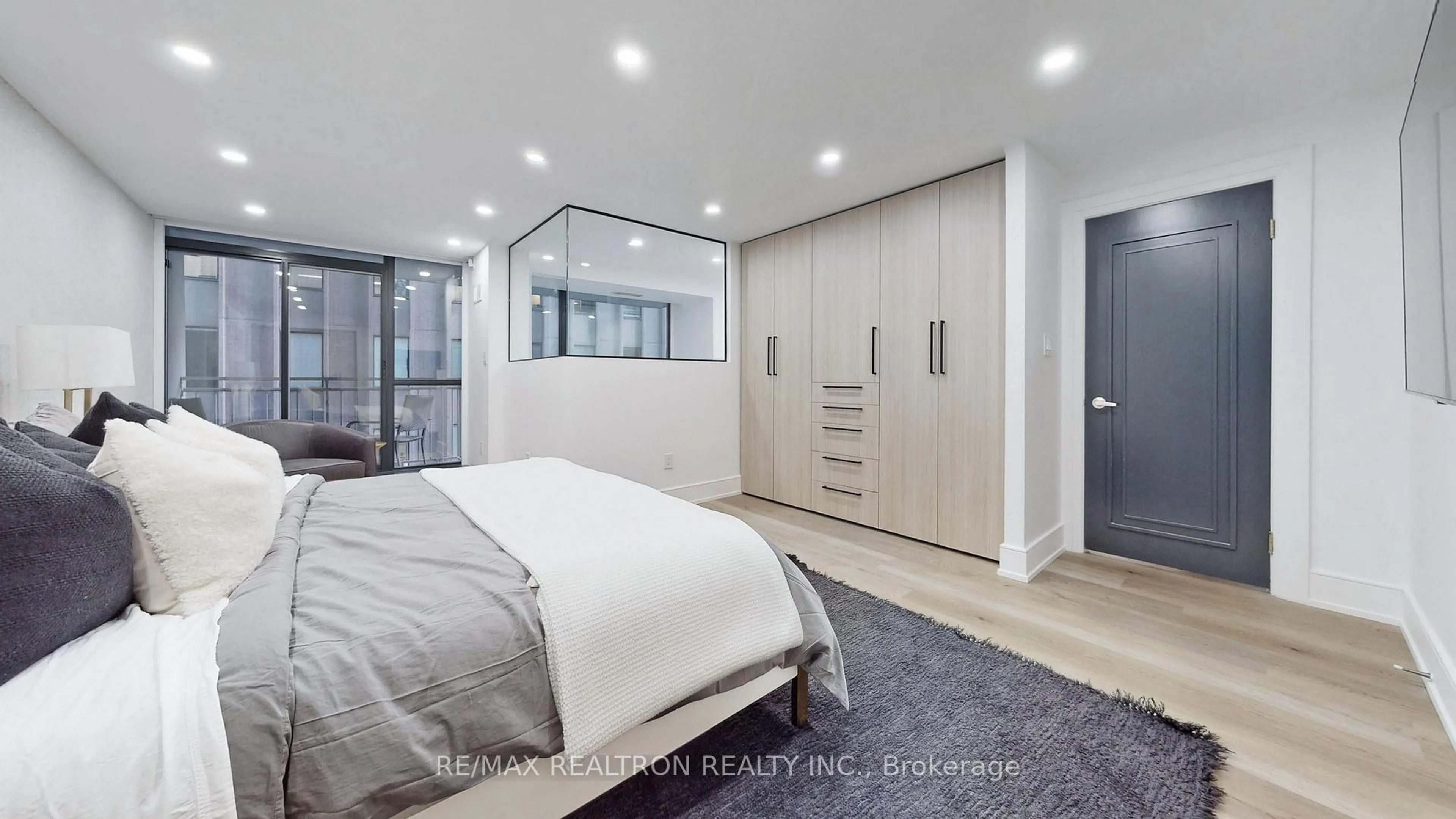 Bedroom with bed, unknown for 80 Cumberland St #504, Toronto Ontario M5R 3V1