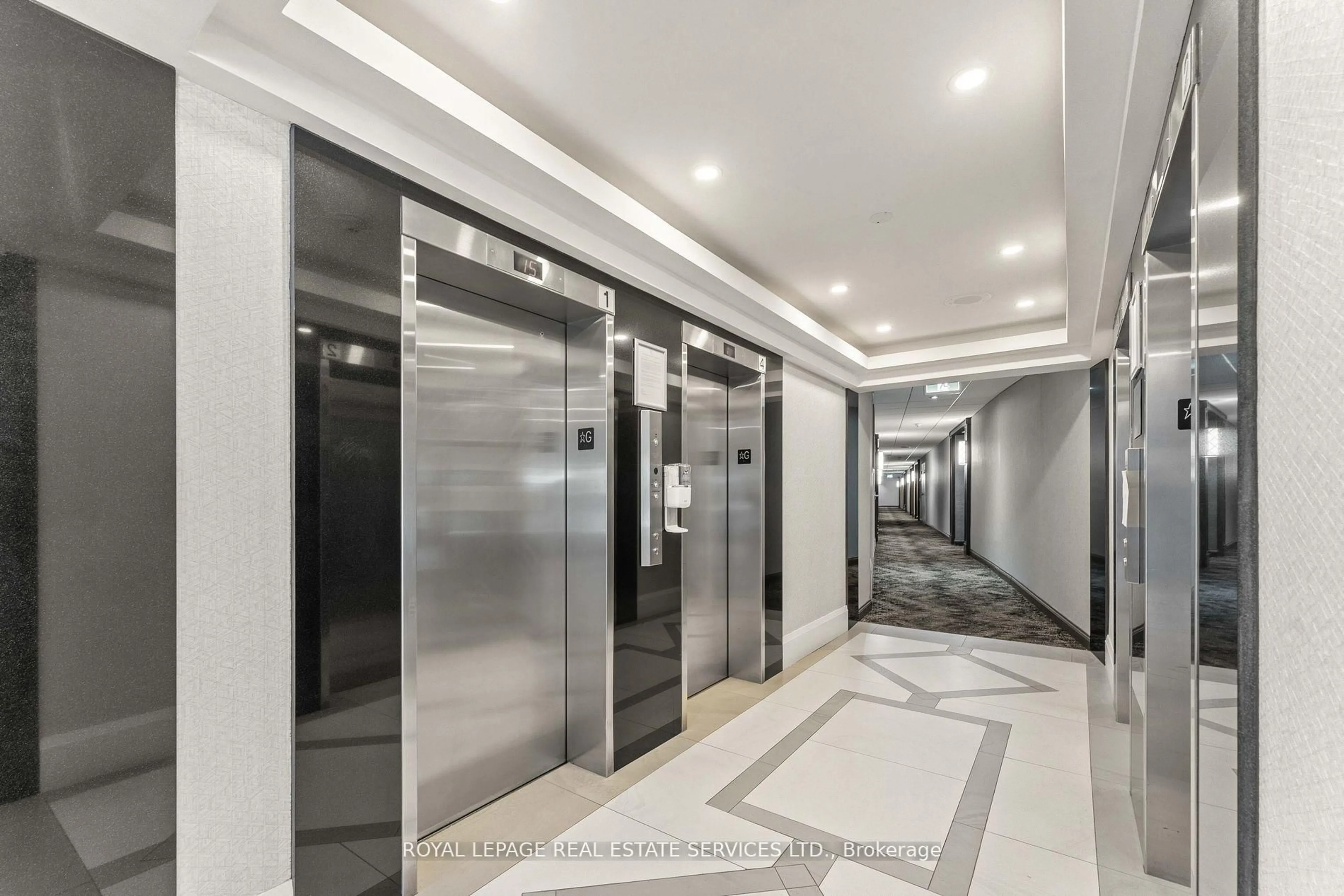 Indoor foyer for 5444 Yonge St #1711, Toronto Ontario M2N 6J4