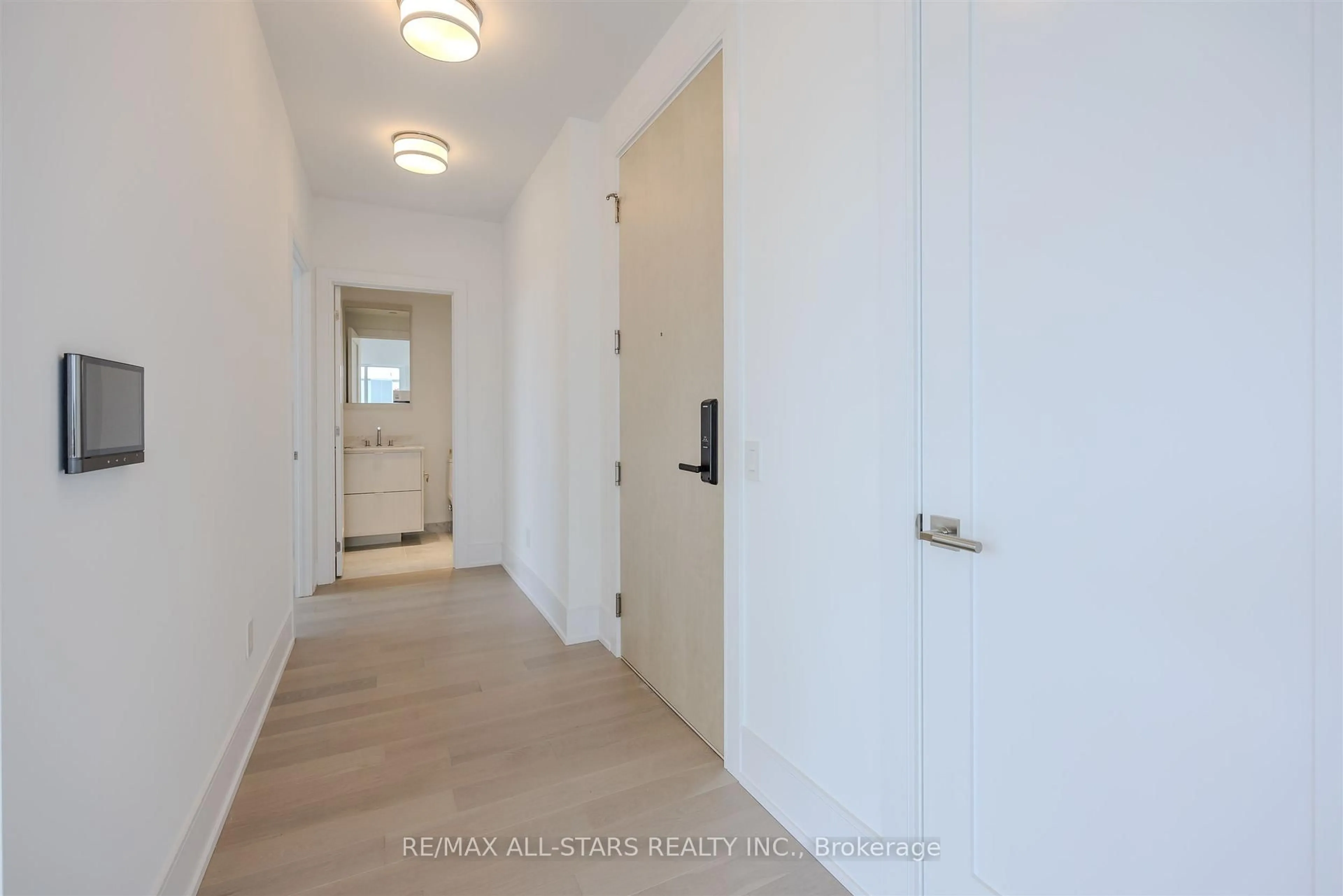 Indoor entryway for 155 Merchants Wharf #1328, Toronto Ontario M5A 0Y4