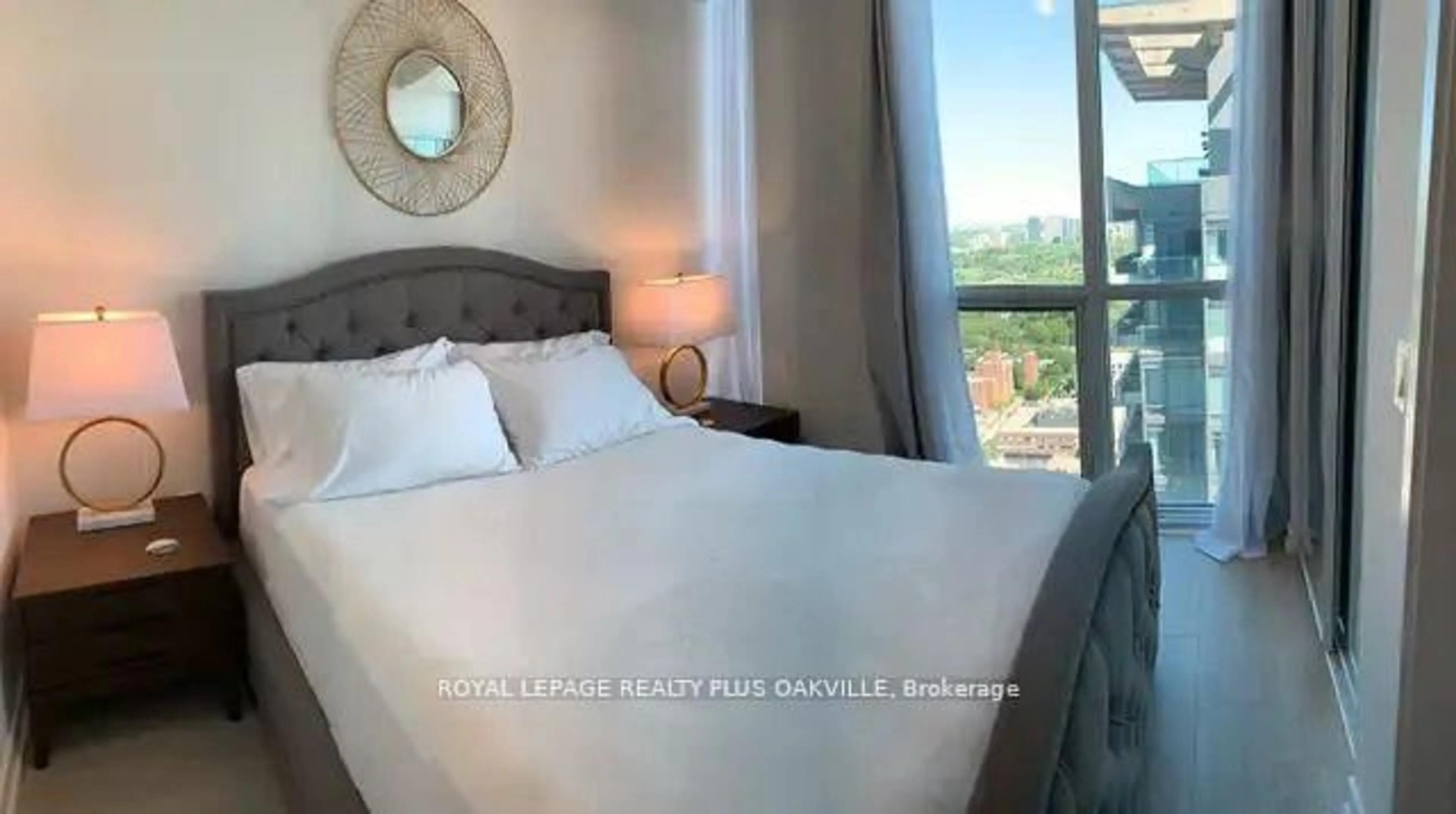 Bedroom with bed, unknown for 1 Yorkville Ave #3406, Toronto Ontario M4W 0B1