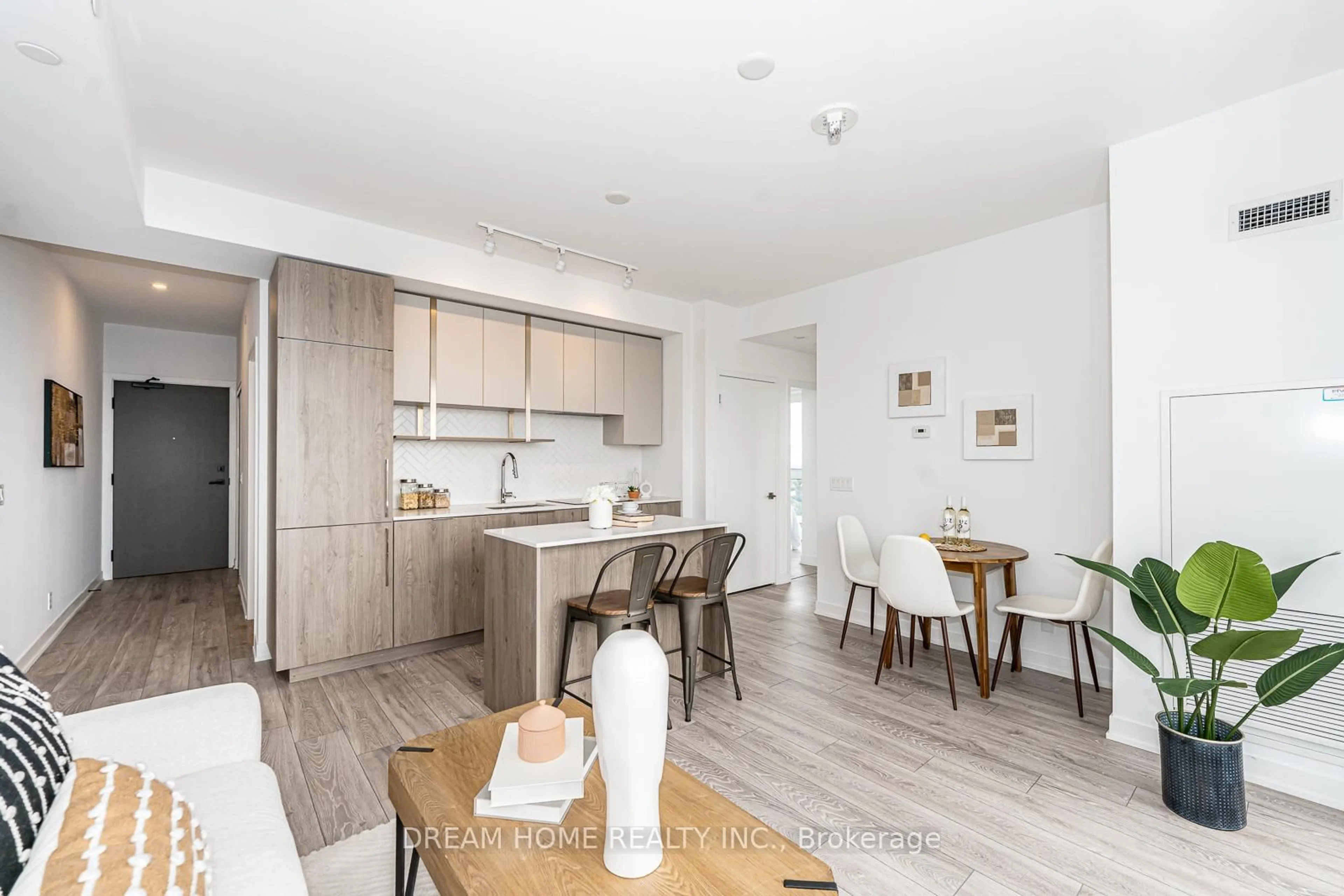 Open concept kitchen, wood/laminate floor for 15 Holmes Ave #2511, Toronto Ontario M2N 4L8