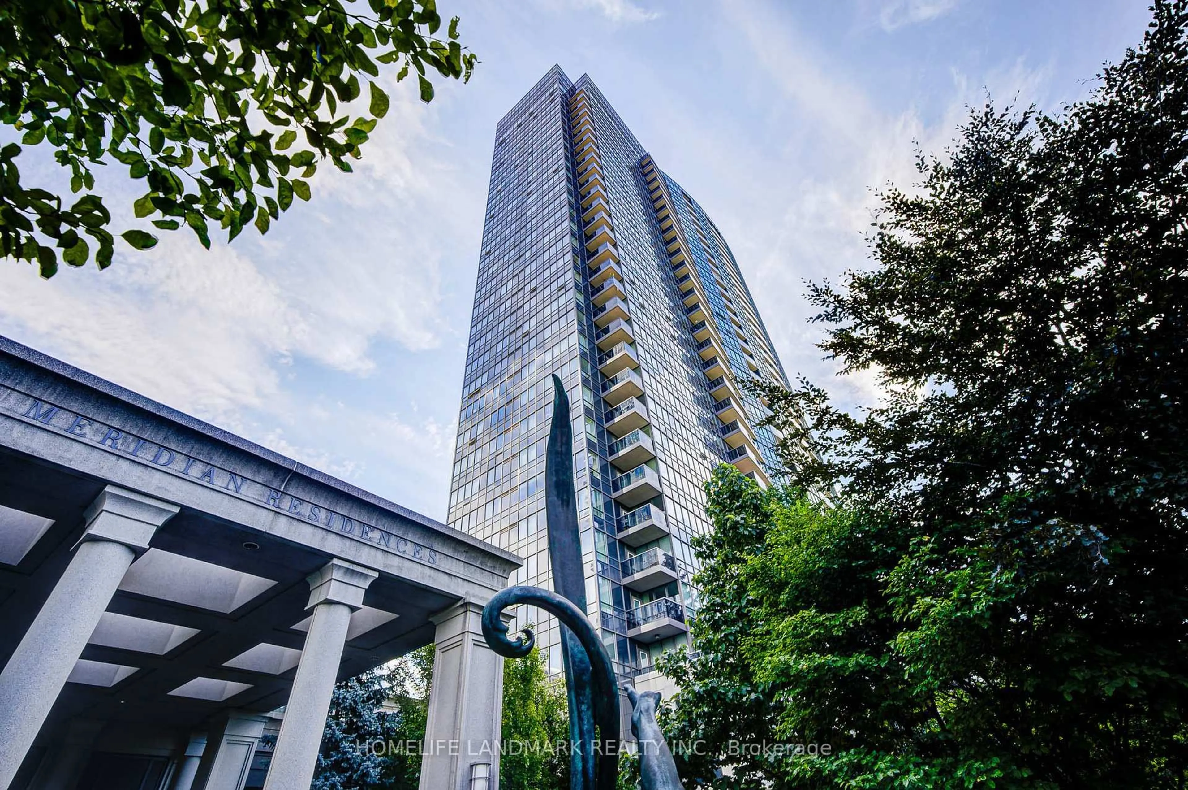Indoor foyer for 15 Greenview Ave #1011, Toronto Ontario M2M 4M7