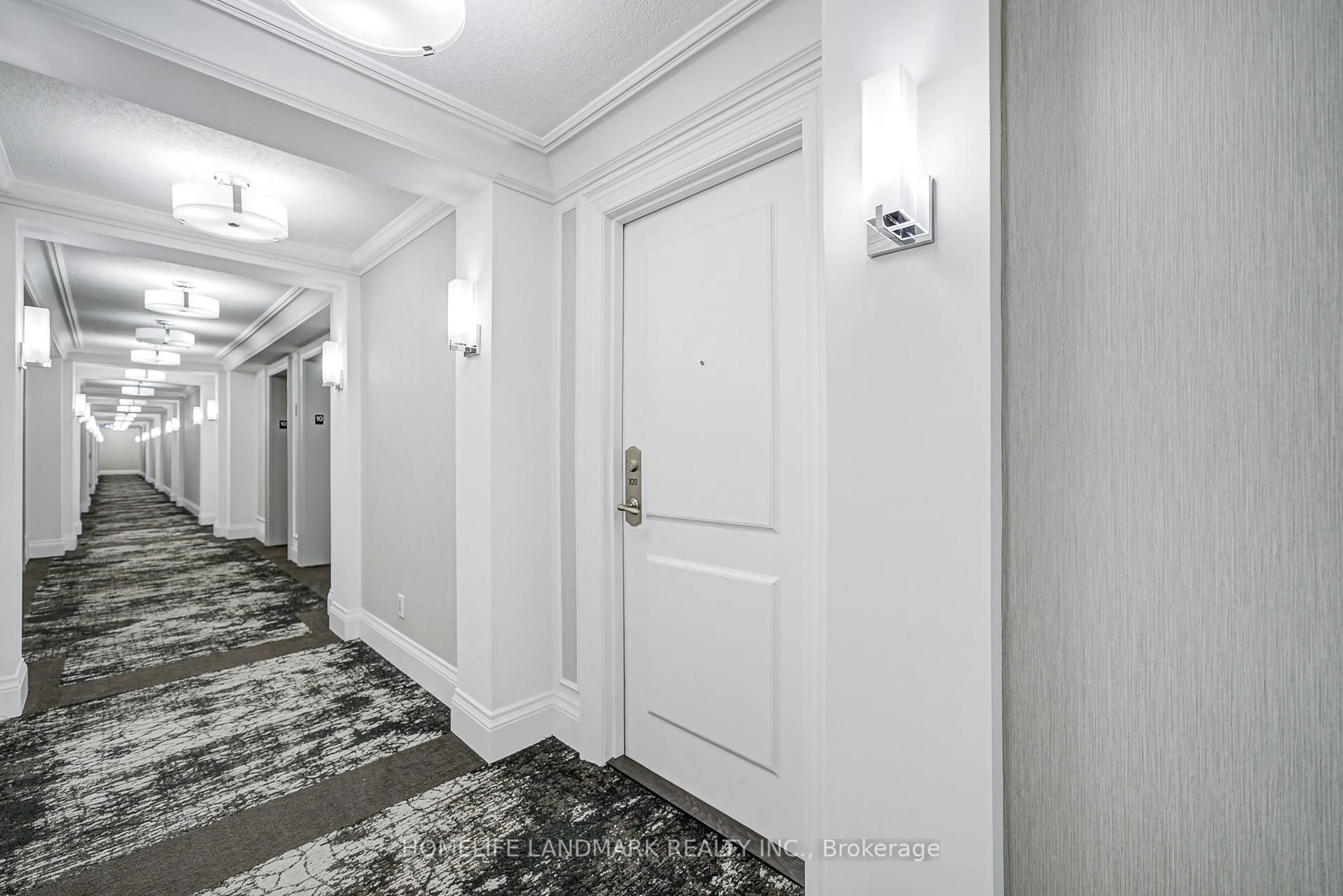 Indoor foyer for 15 Greenview Ave #1011, Toronto Ontario M2M 4M7