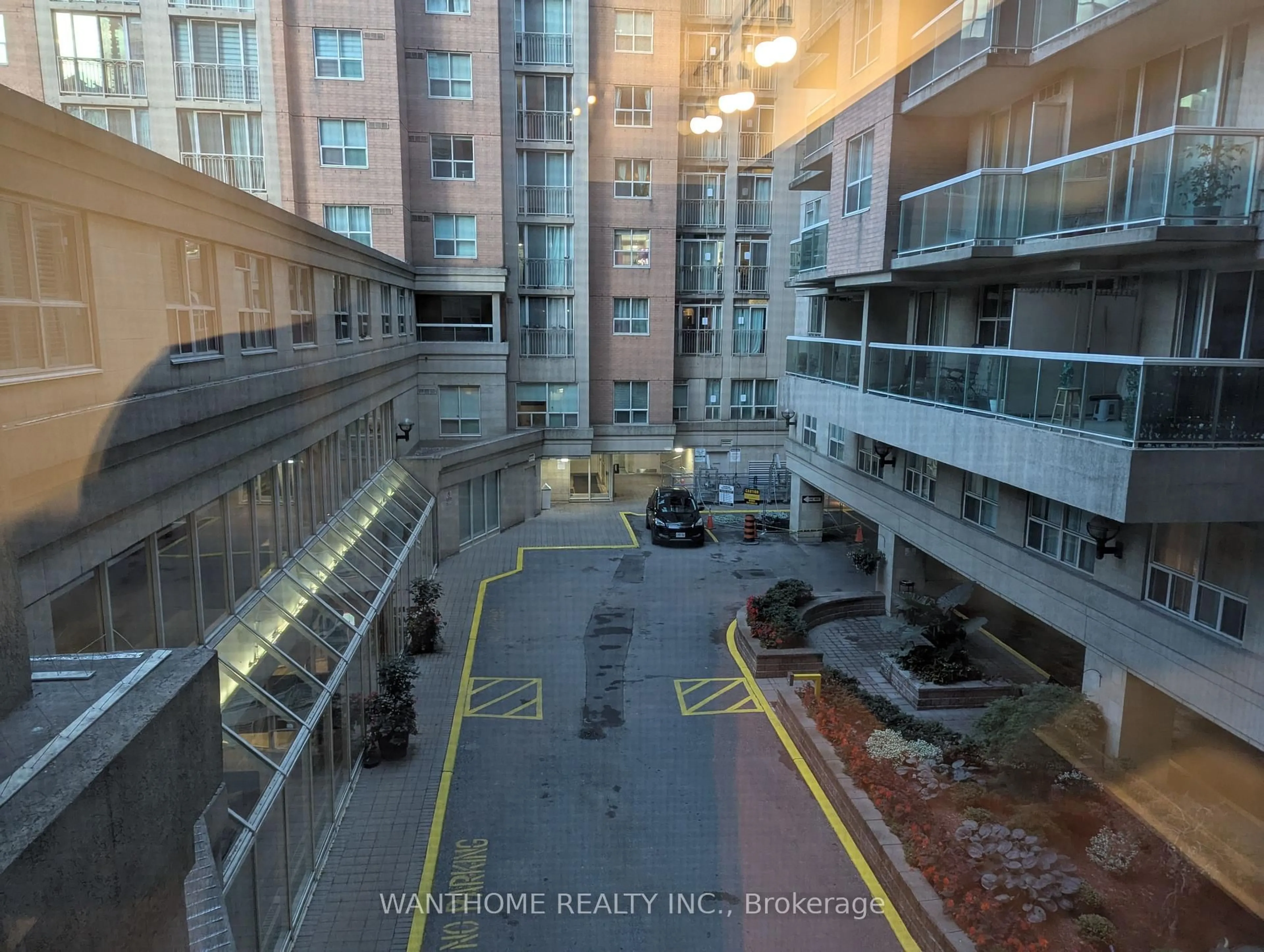 A pic from outside/outdoor area/front of a property/back of a property/a pic from drone, city buildings view from balcony for 313 Richmond St #350, Toronto Ontario M5A 4S7