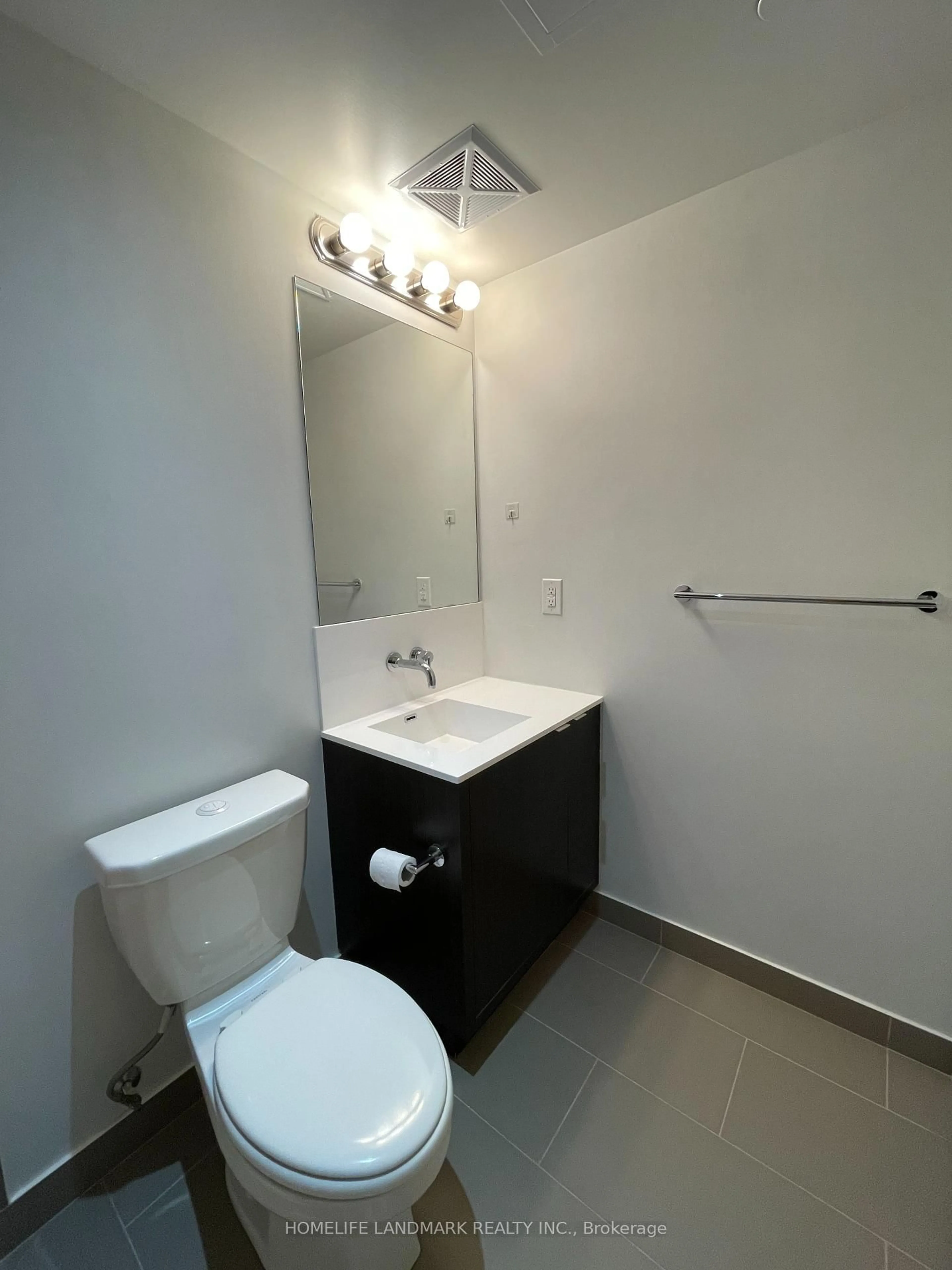 Standard bathroom, unknown for 100 Harbour St #4708, Toronto Ontario M5J 0B5
