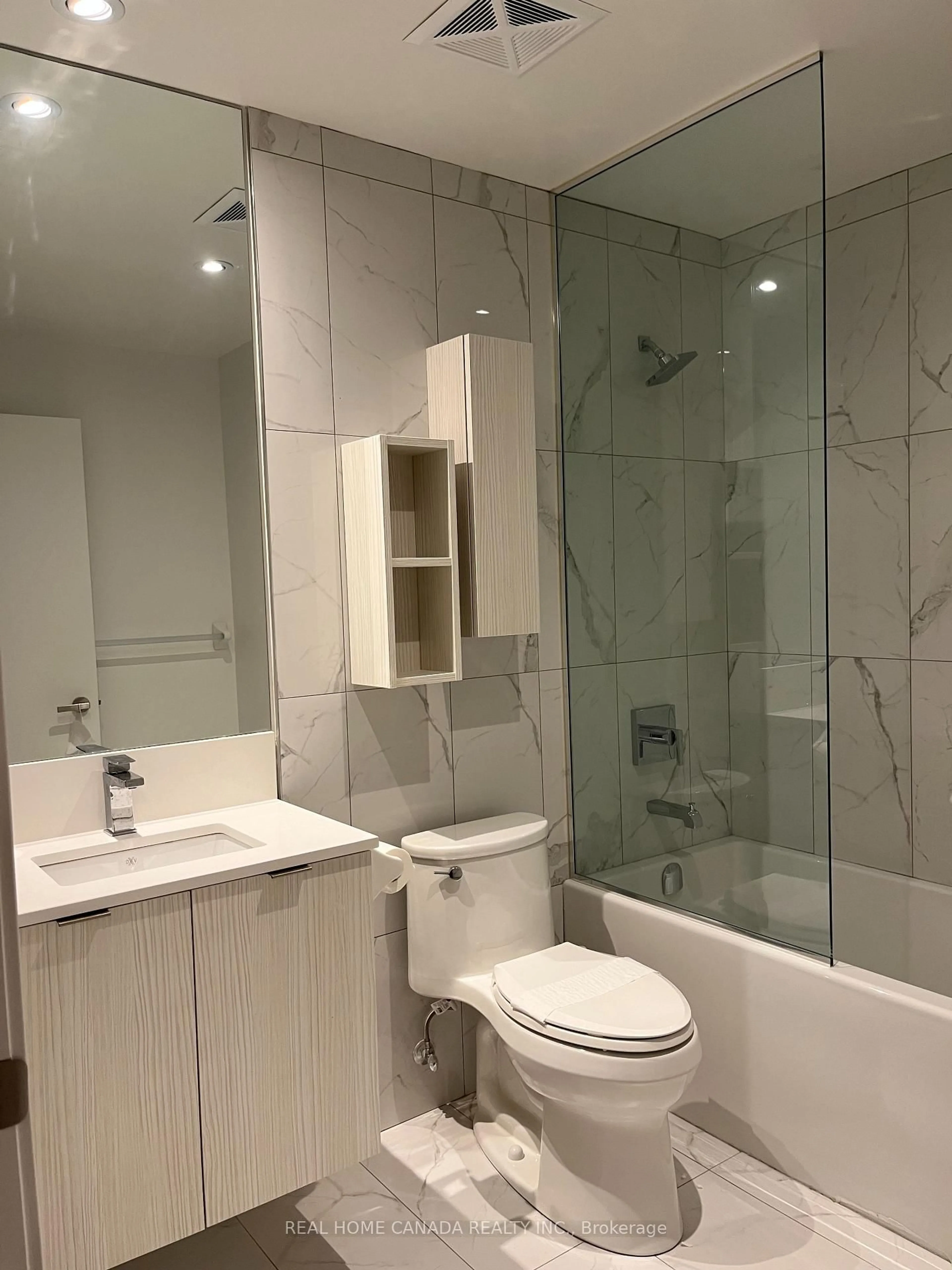 Standard bathroom, ceramic/tile floor for 195 Redpath Ave #2607, Toronto Ontario M4P 0E4