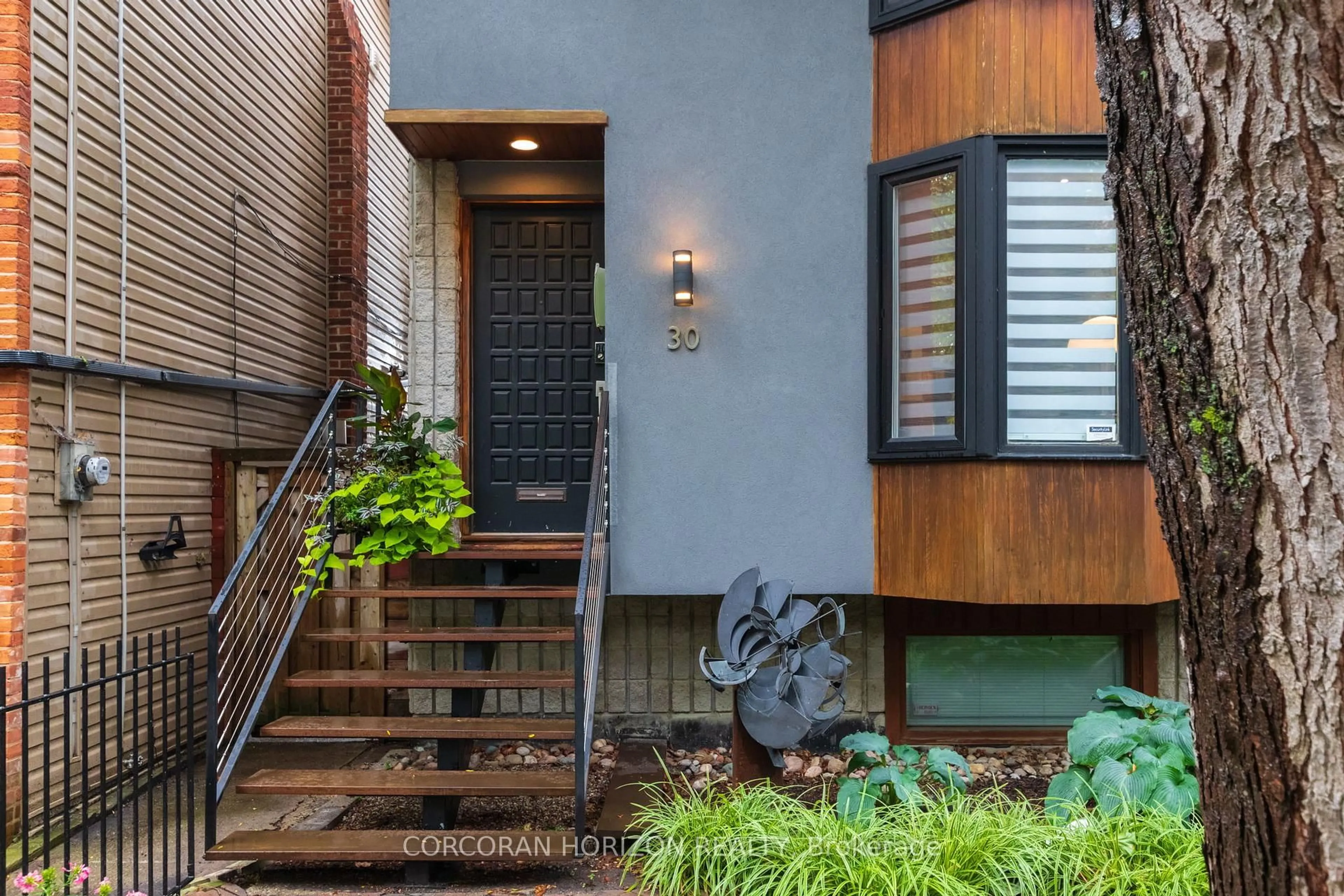 Indoor entryway for 30 Sword St, Toronto Ontario M5A 3N2