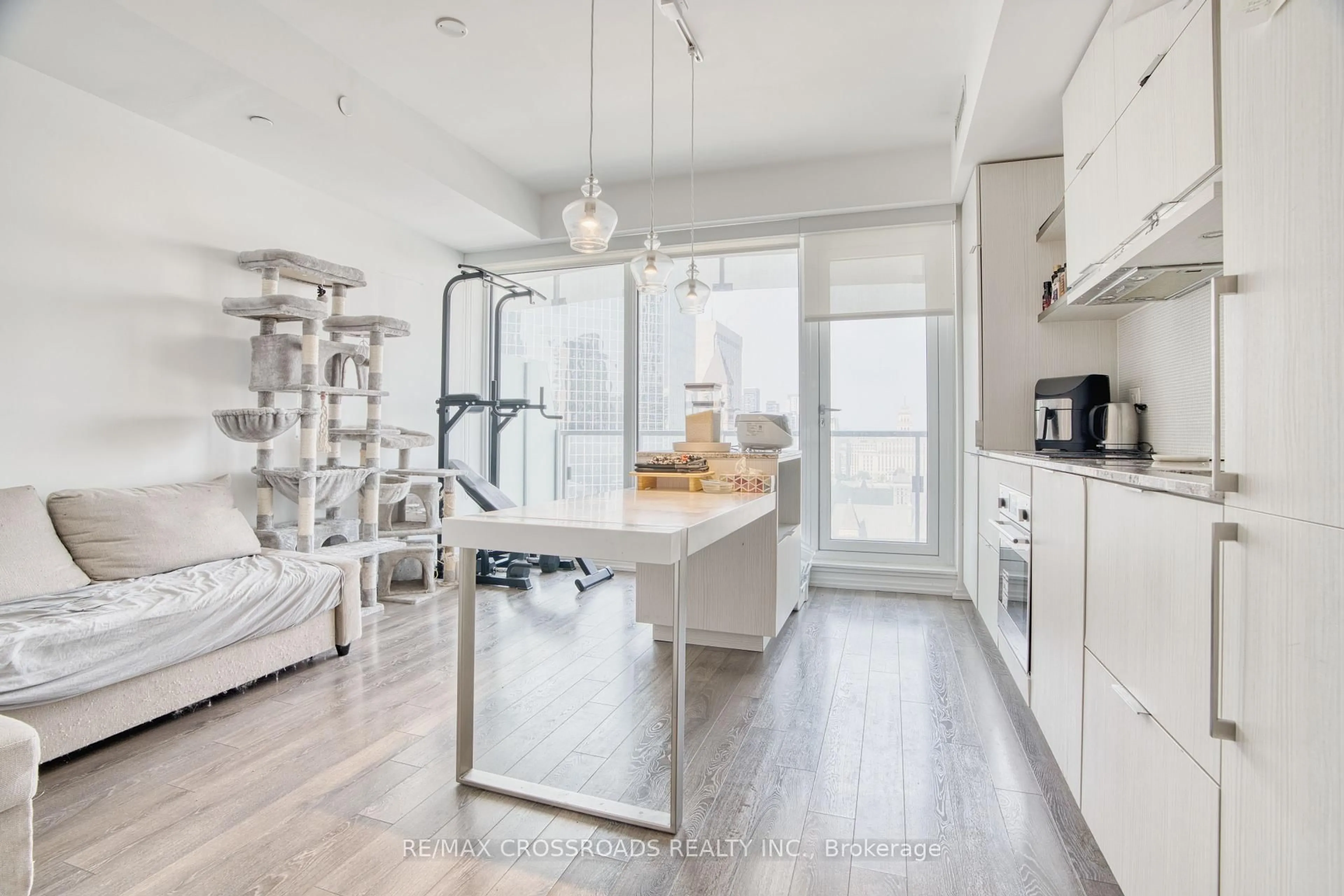 Unknown for 197 Yonge St #1510, Toronto Ontario M5B 0C1