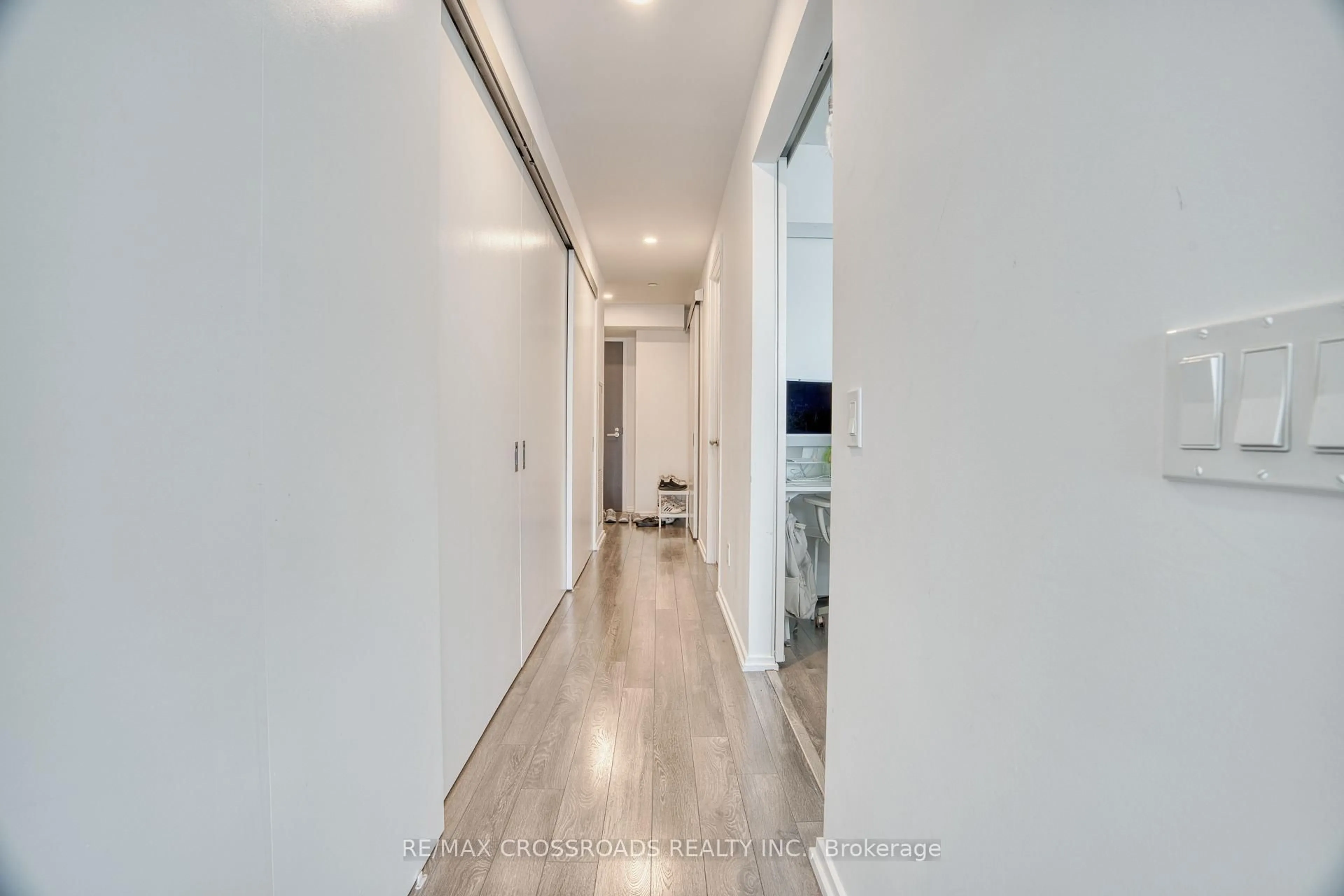 Unknown for 197 Yonge St #1510, Toronto Ontario M5B 0C1