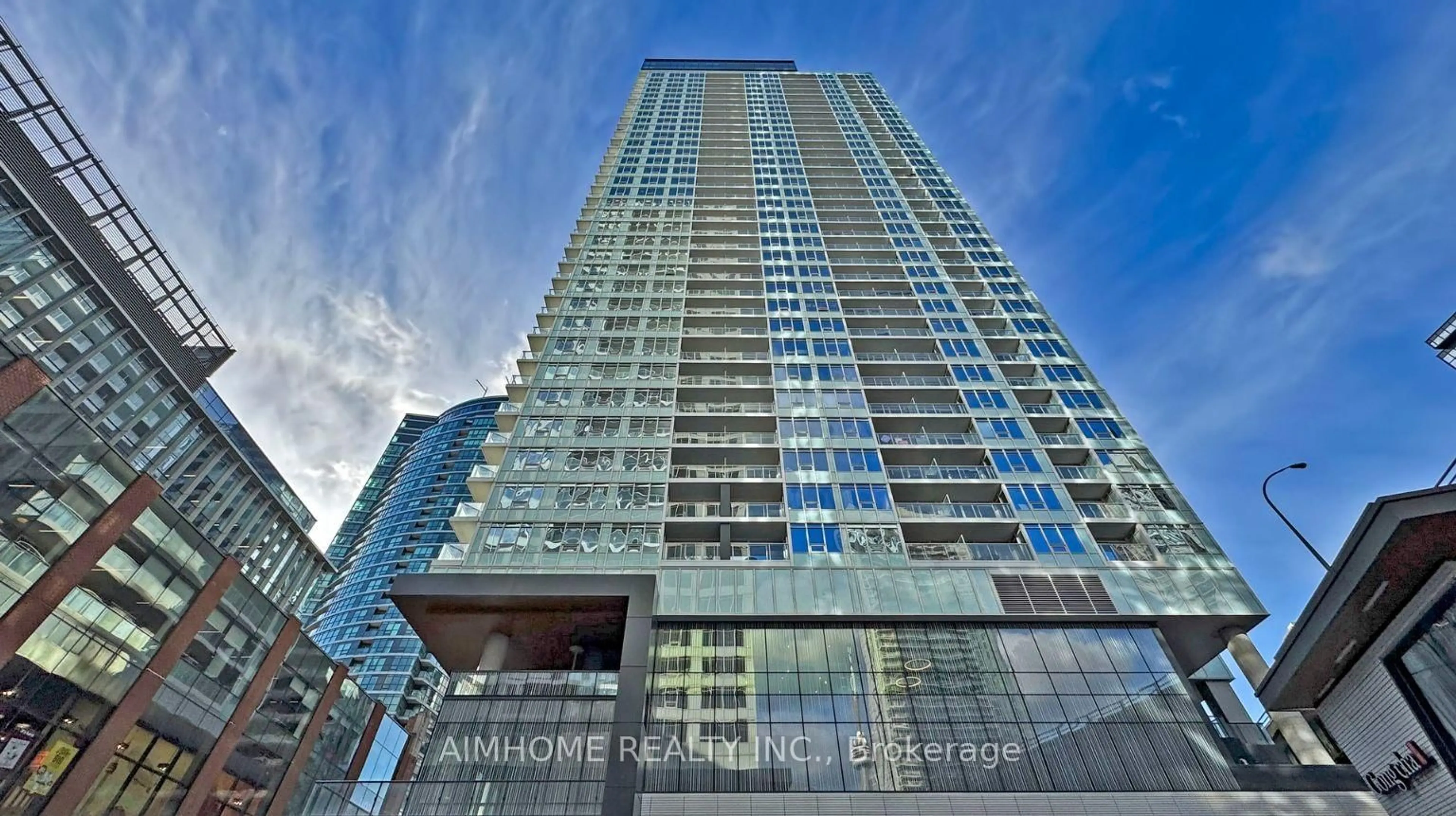 Indoor foyer for 19 Bathurst St #1102, Toronto Ontario M5V 0N2