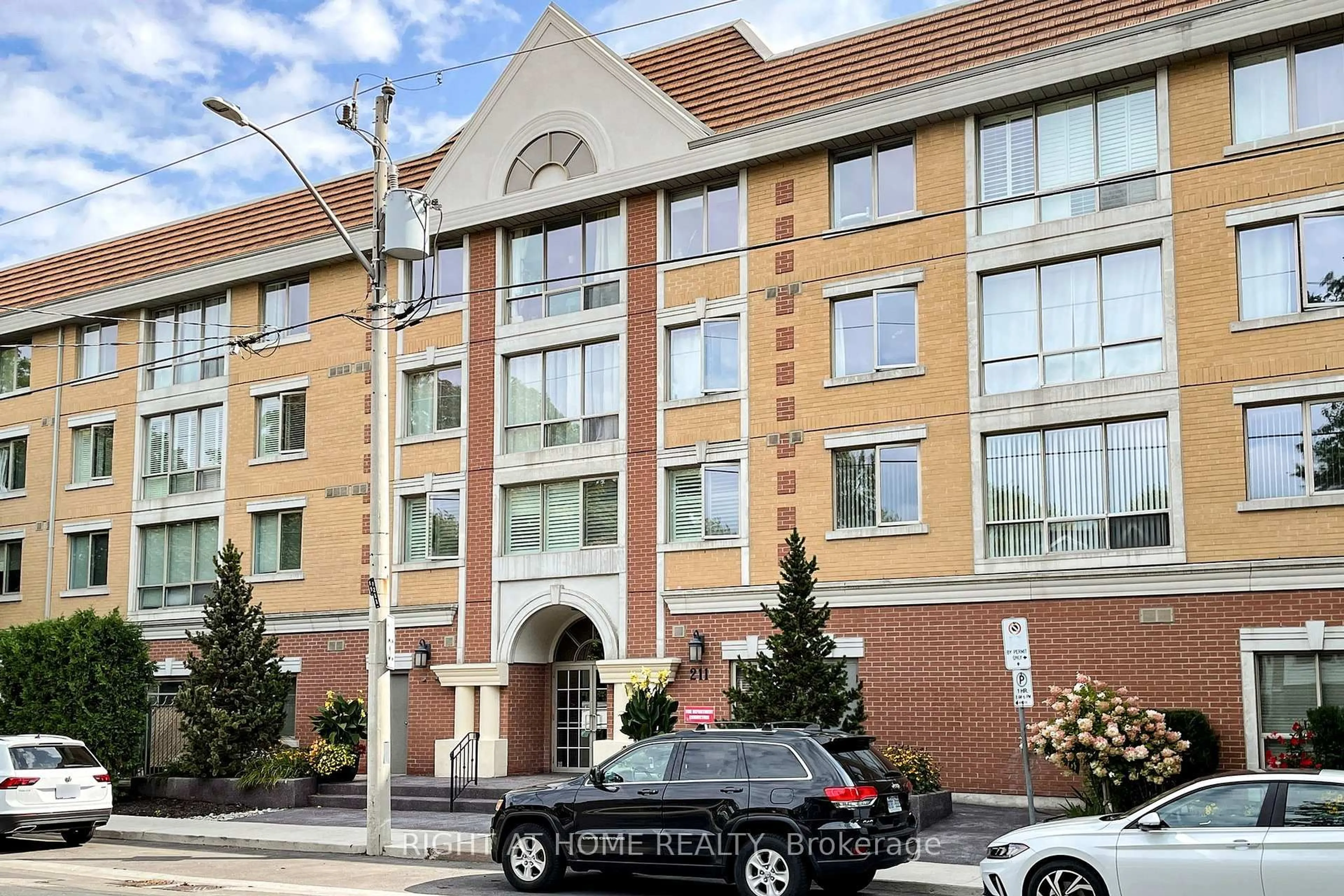Unknown for 211 Randolph Rd #310, Toronto Ontario M4G 4H1