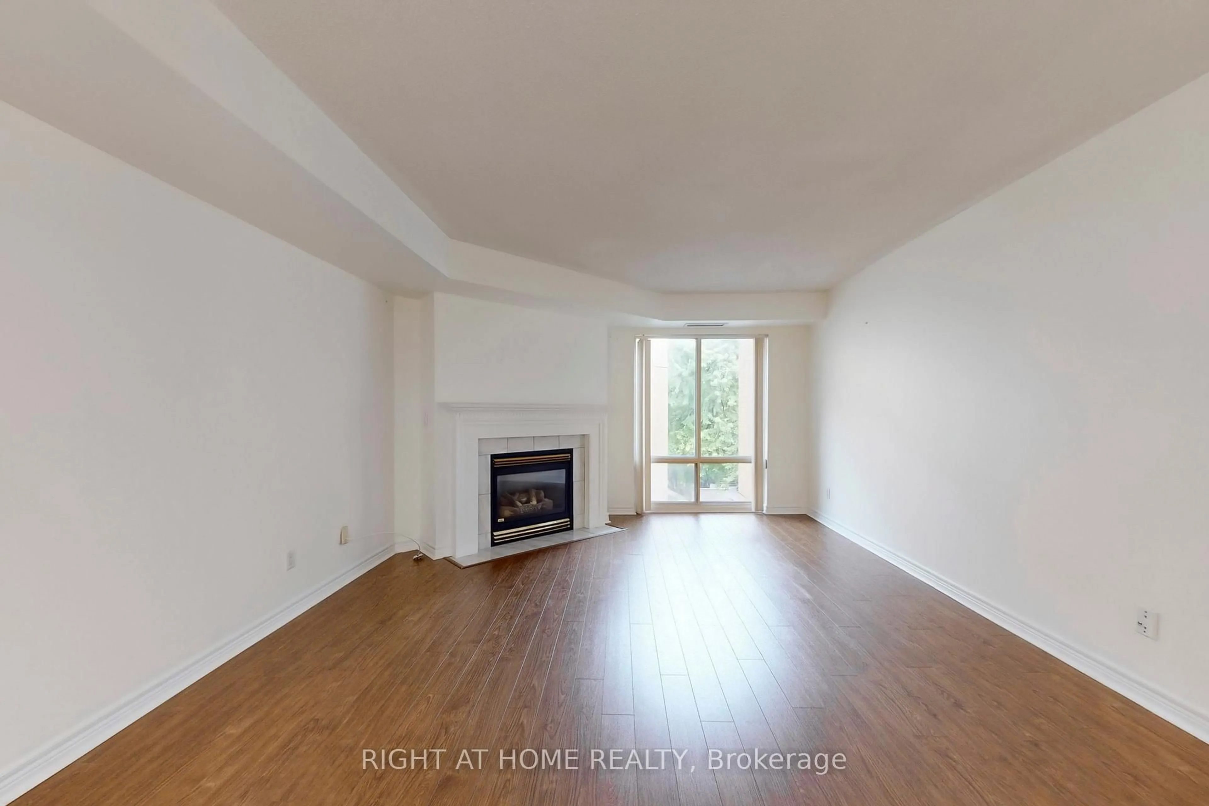 A pic of a room for 211 Randolph Rd #310, Toronto Ontario M4G 4H1