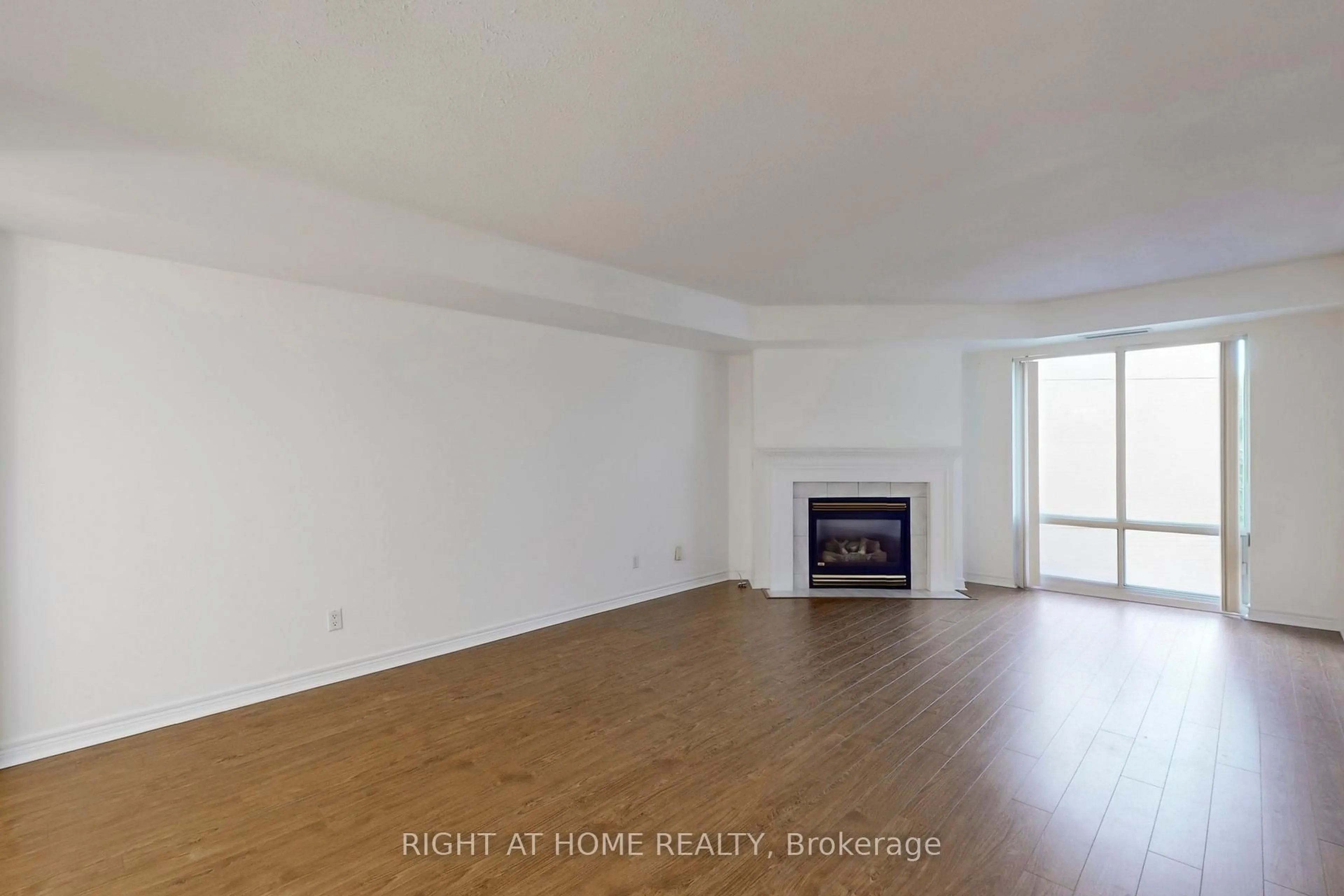 A pic of a room for 211 Randolph Rd #310, Toronto Ontario M4G 4H1