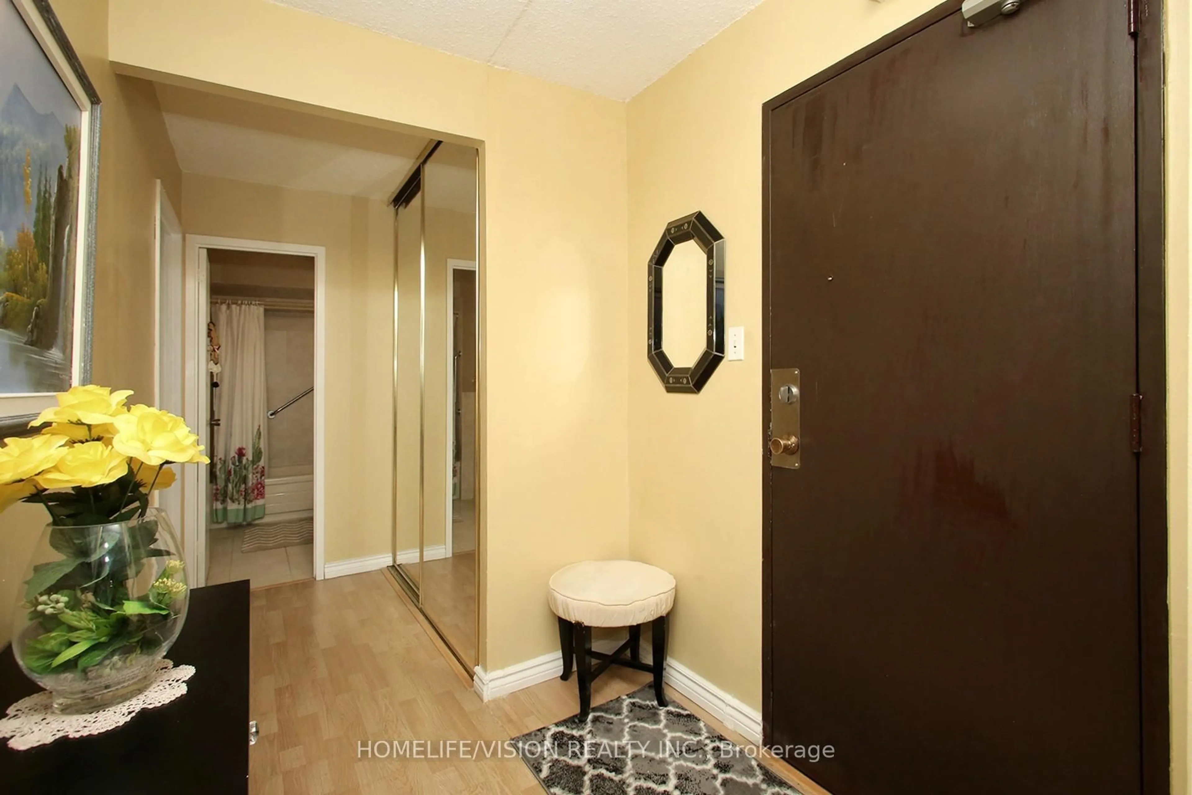 Indoor entryway for 10 Muirhead Rd #1209, Toronto Ontario M2J 4P9