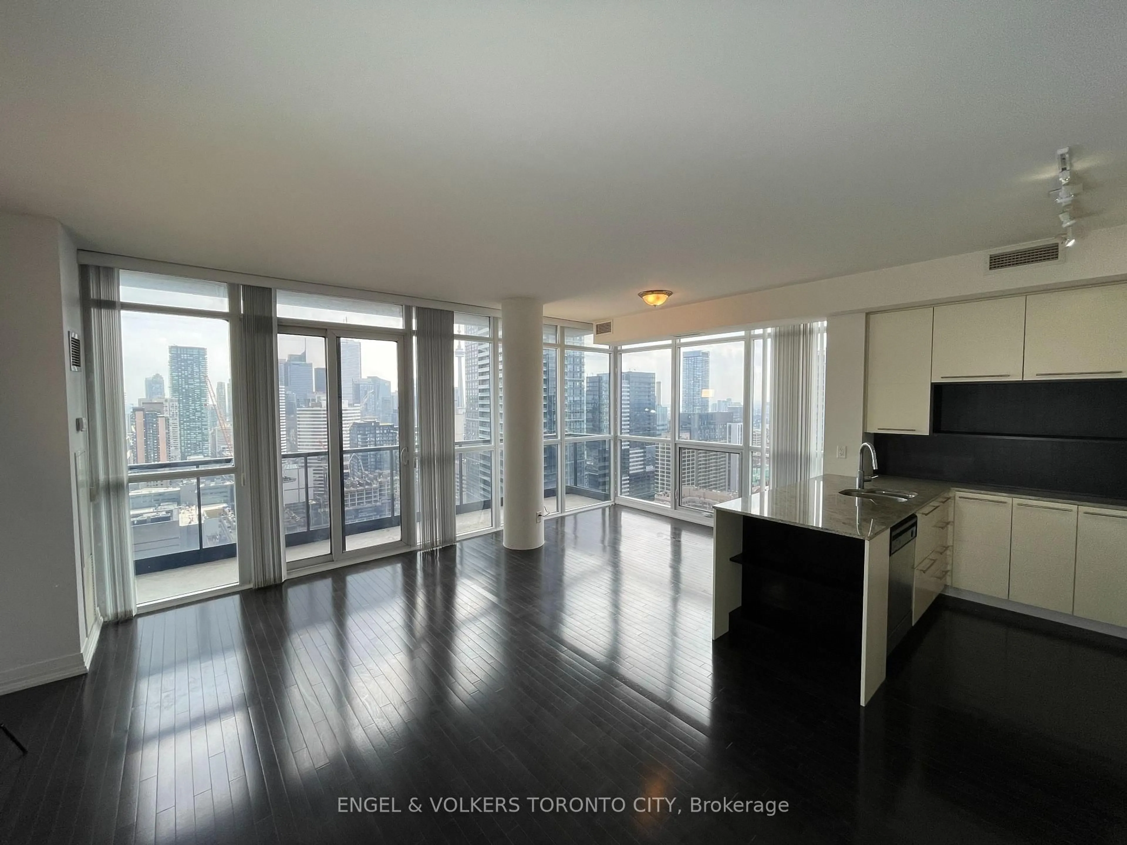 A pic of a room for 21 Carlton St #4205, Toronto Ontario M5B 1L3