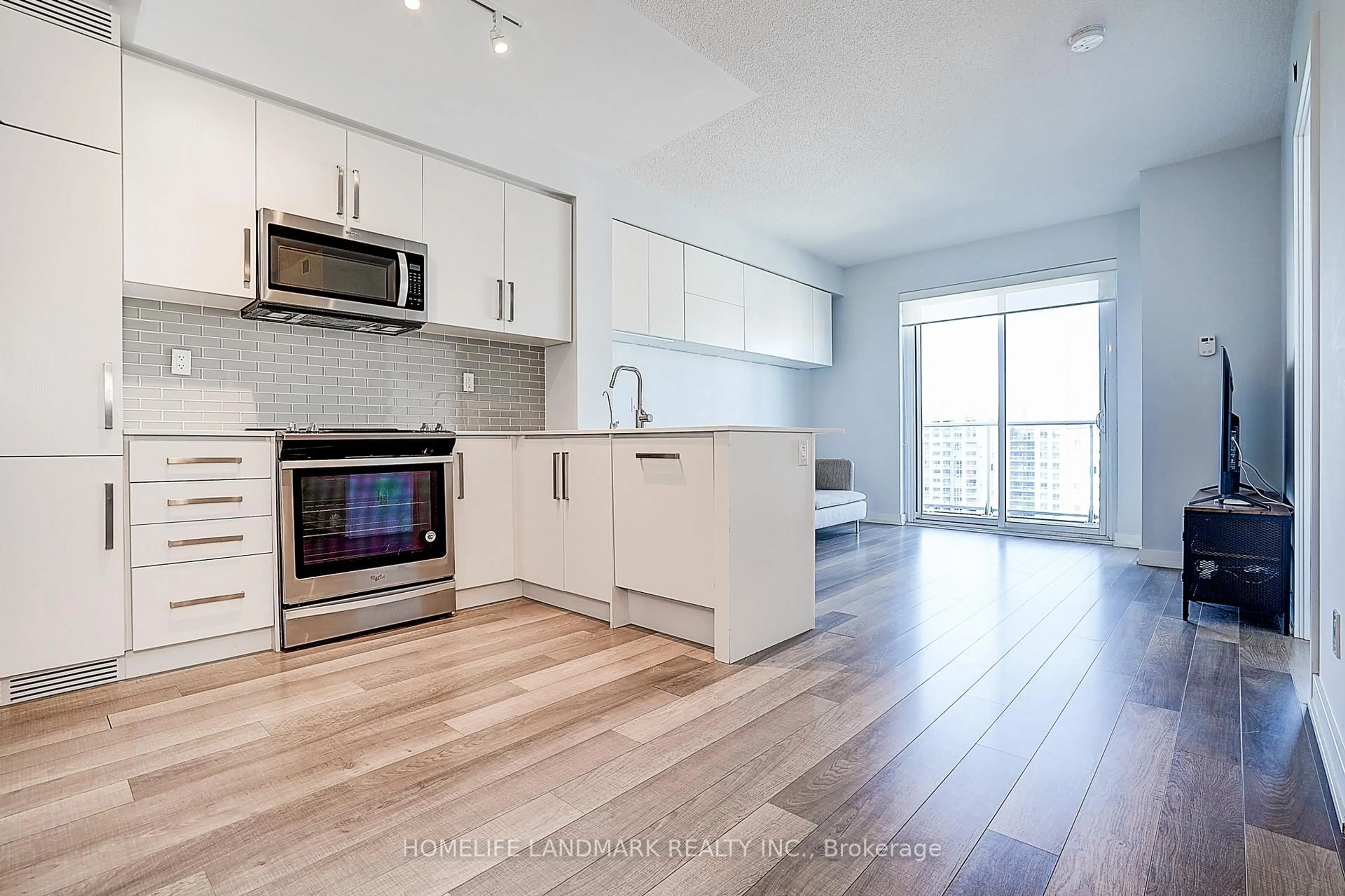 Open concept kitchen, wood/laminate floor for 5180 Yonge St #1312, Toronto Ontario M2N 5P6