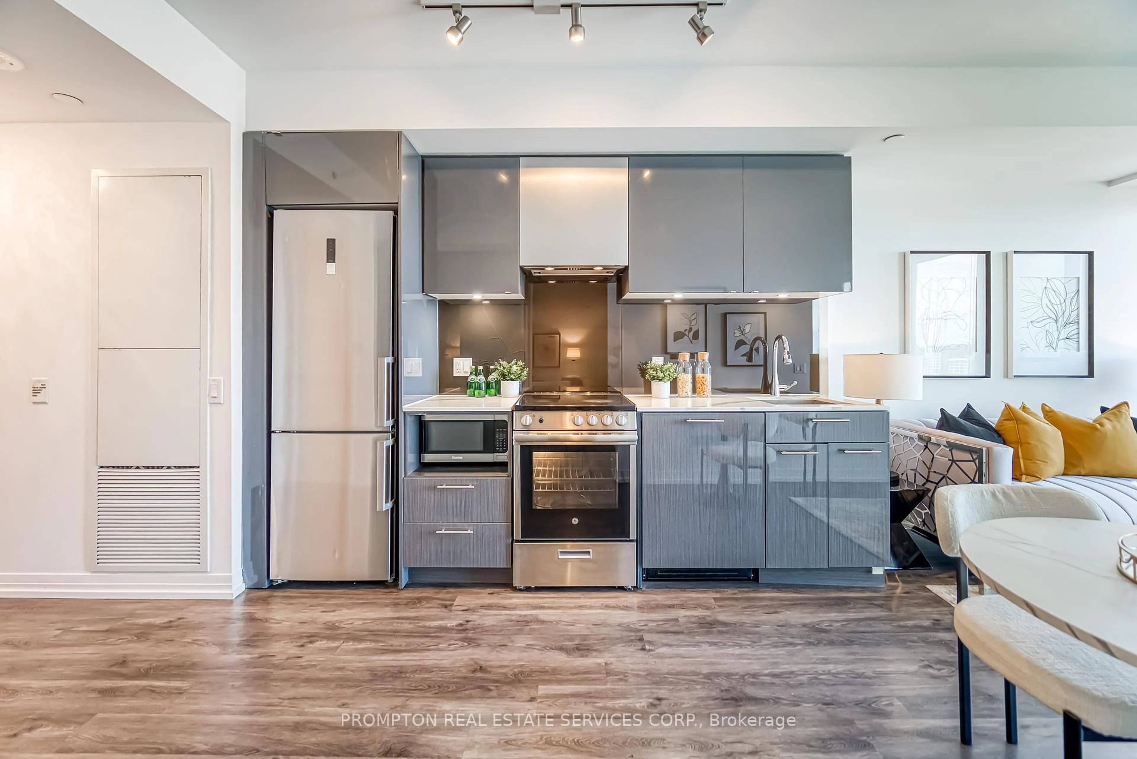 Open concept kitchen, unknown for 251 Jarvis St #3215, Toronto Ontario M5B 0C3