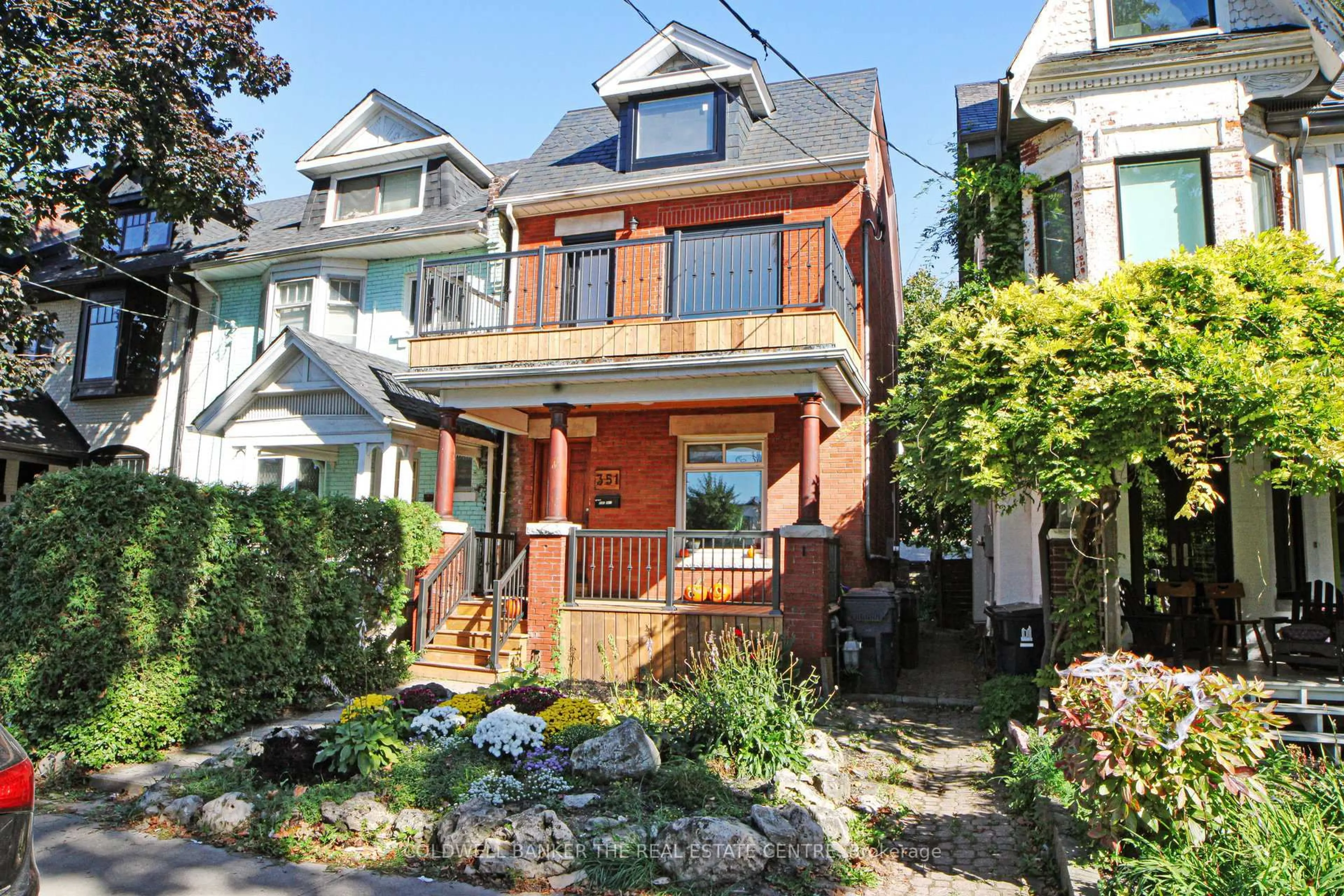 Home with brick exterior material, street for 351 Clinton St, Toronto Ontario M6G 2Y7